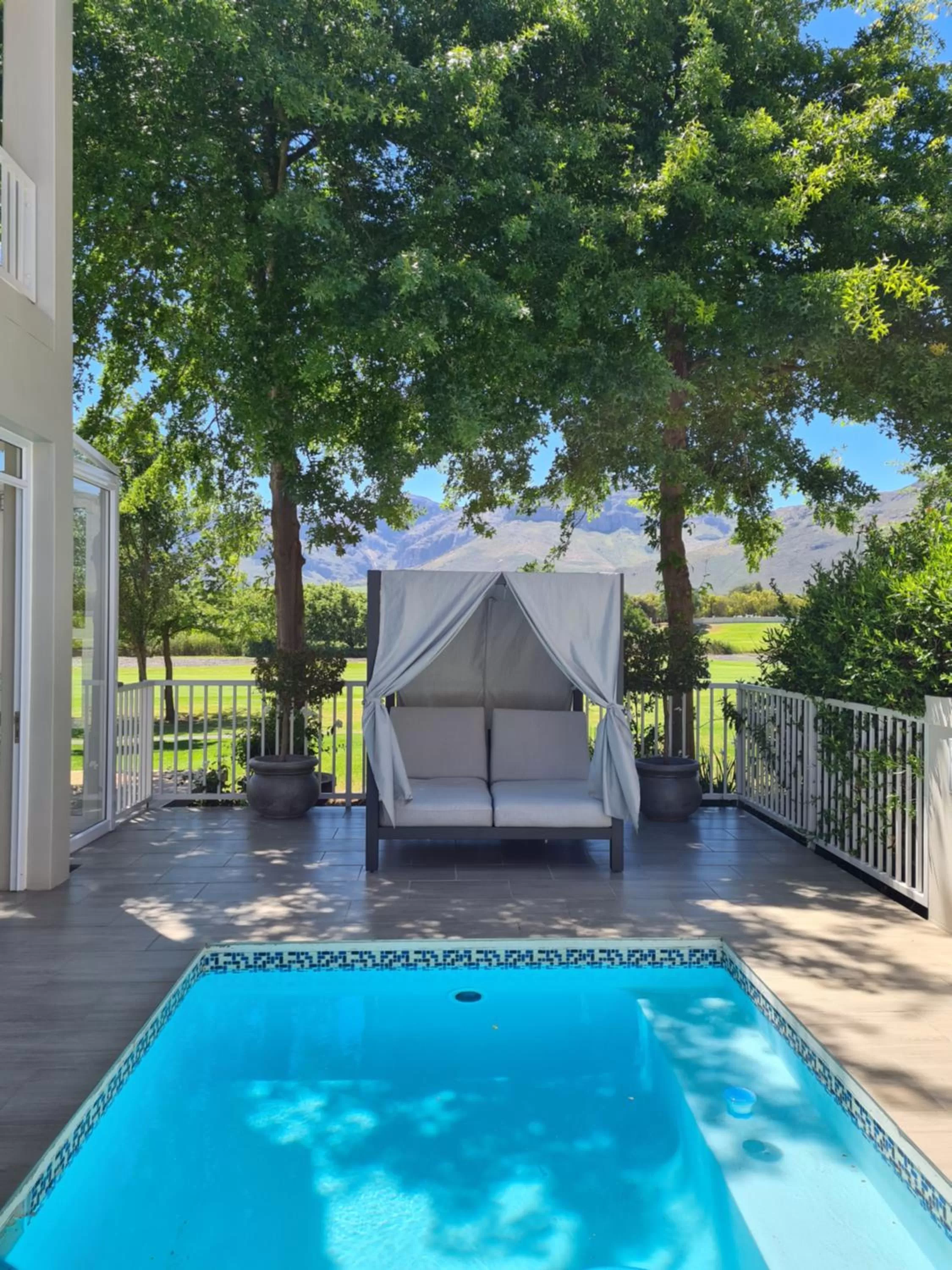 Pool view in Boschenmeer House