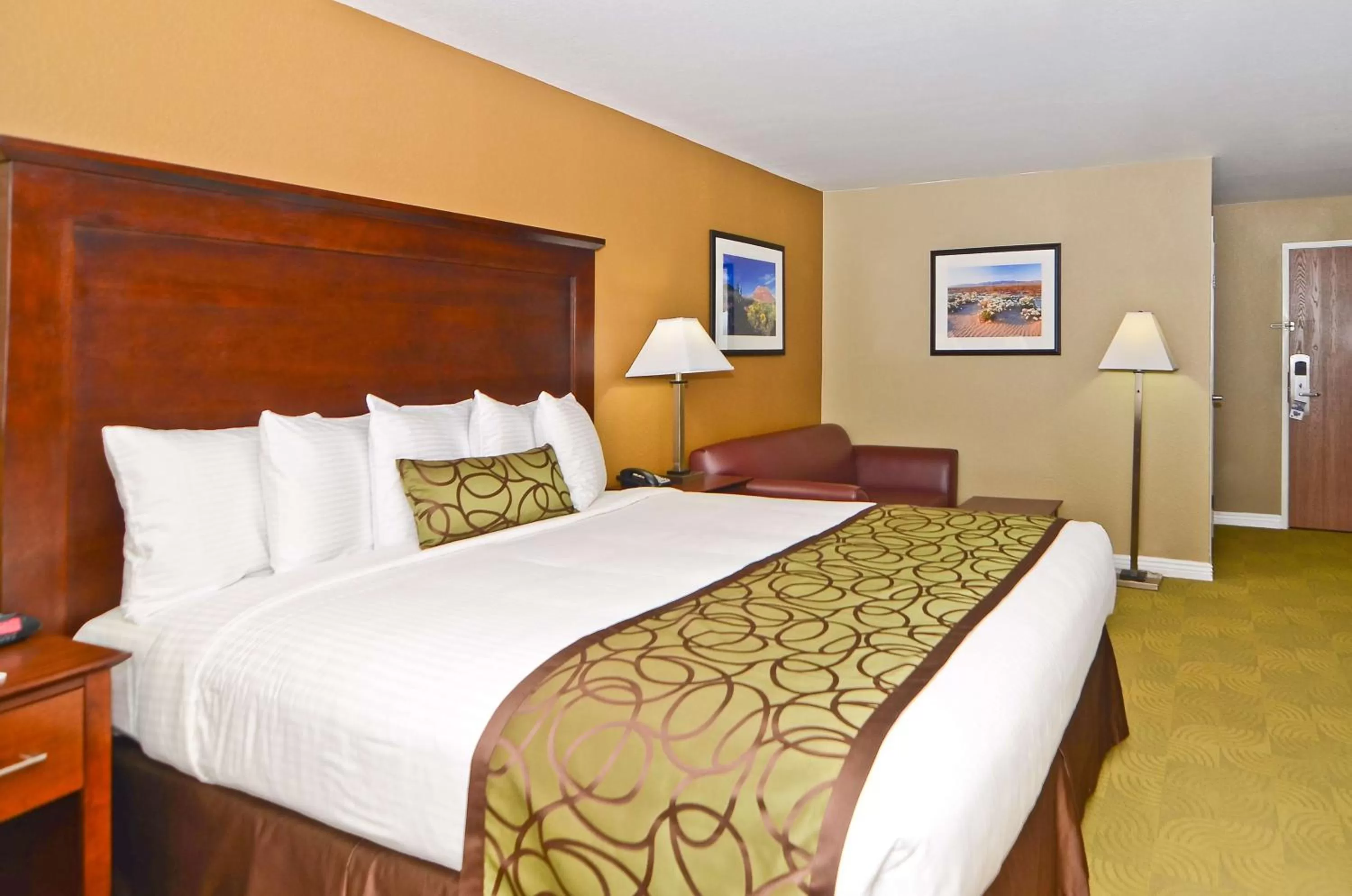 King Suite in Best Western California City Inn & Suites