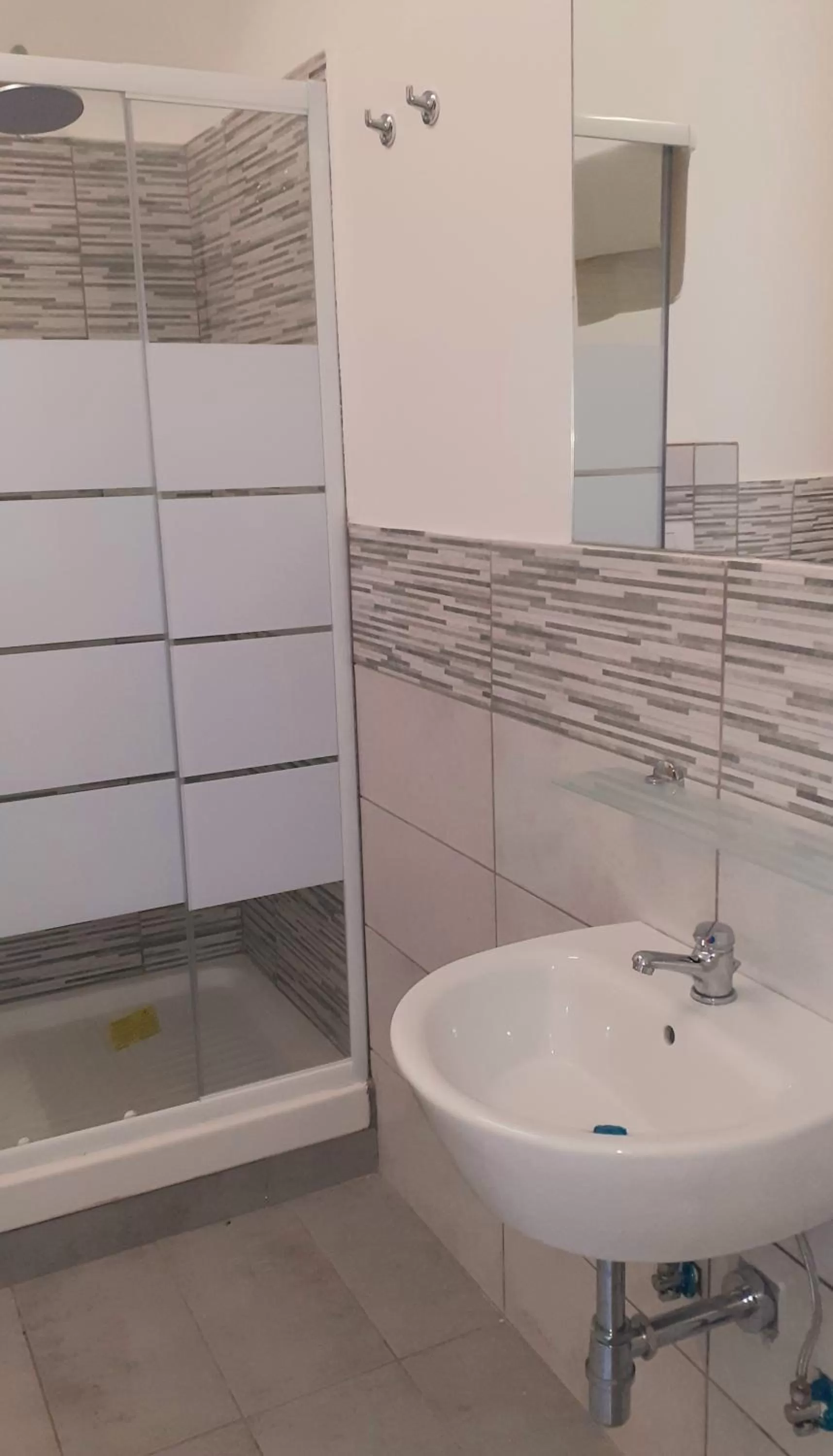 Bathroom in Bed and Books Isabella