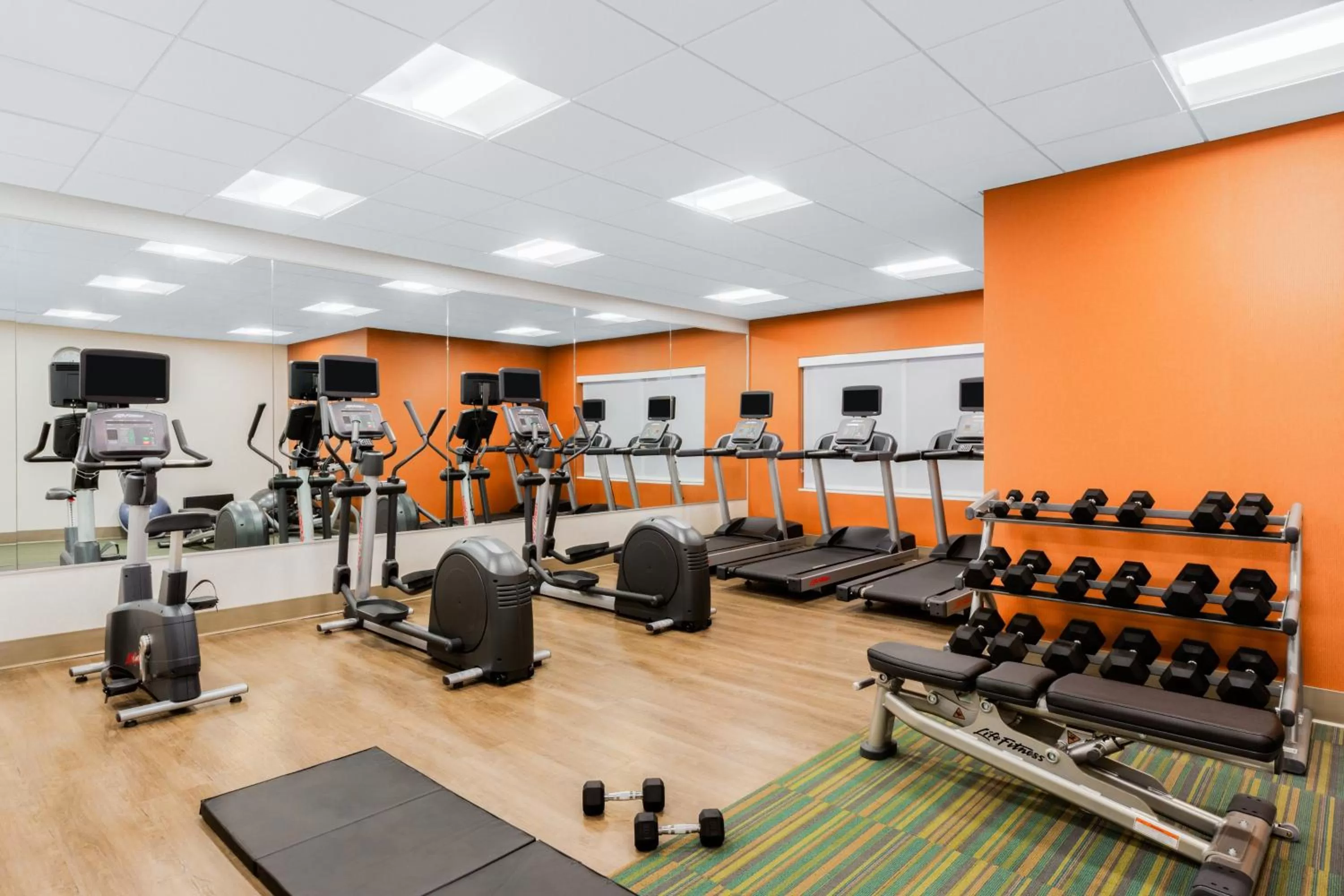 Fitness centre/facilities in Holiday Inn Express & Suites - Union Gap - Yakima Area by IHG