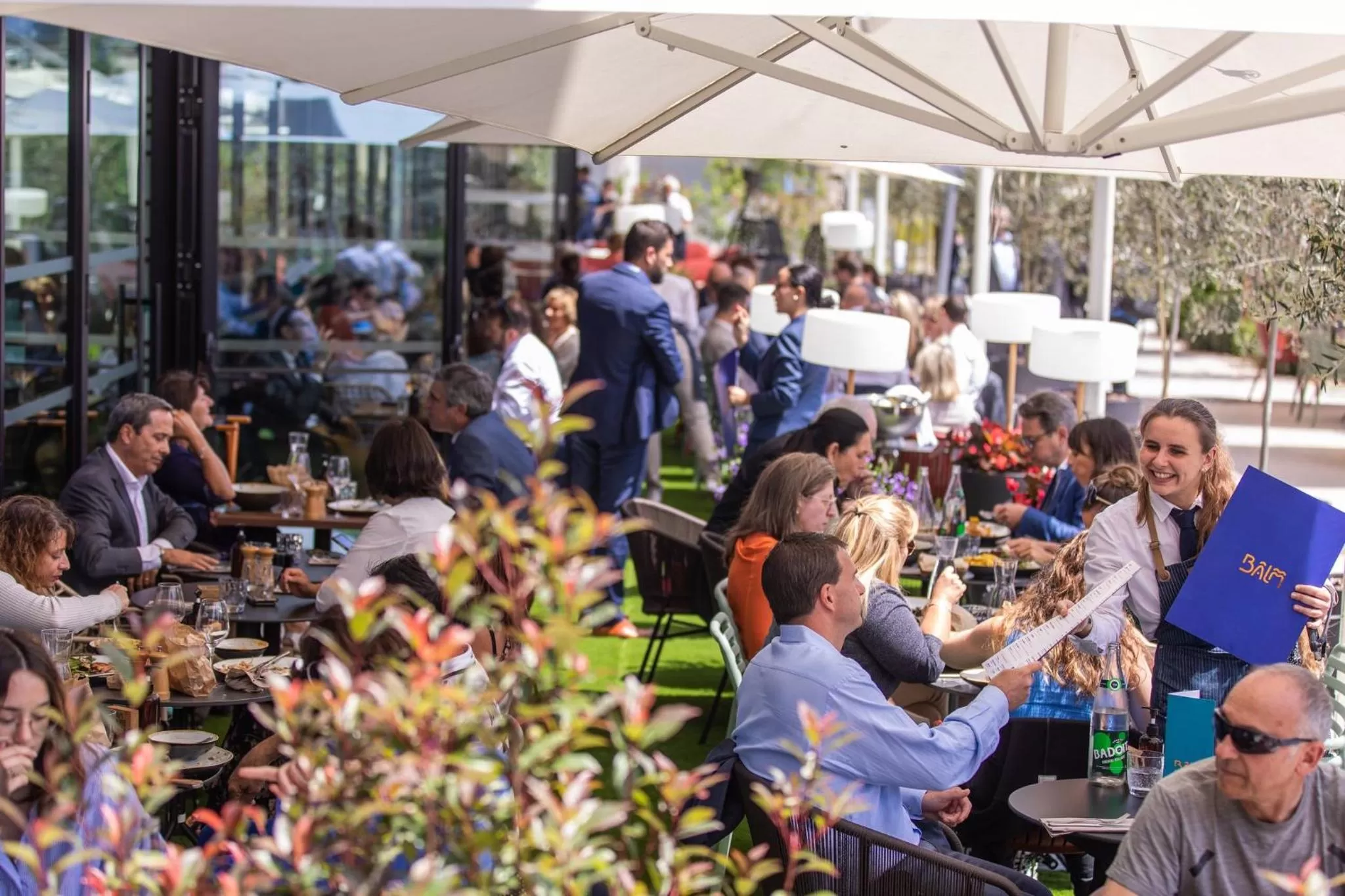 Restaurant/places to eat in Crowne Plaza - Nice - Grand Arenas by IHG