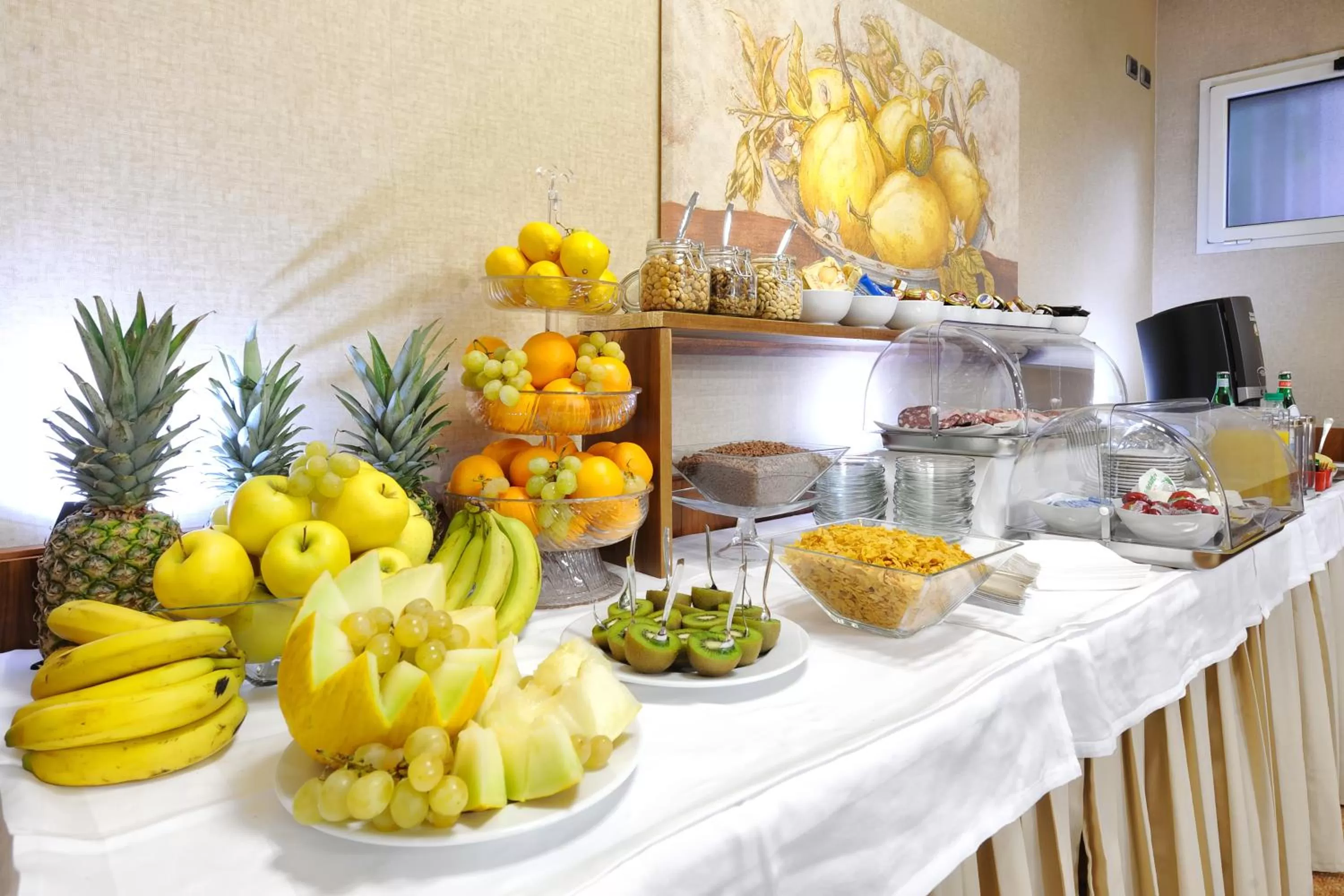 Food and drinks in LH Hotel Lloyd Roma