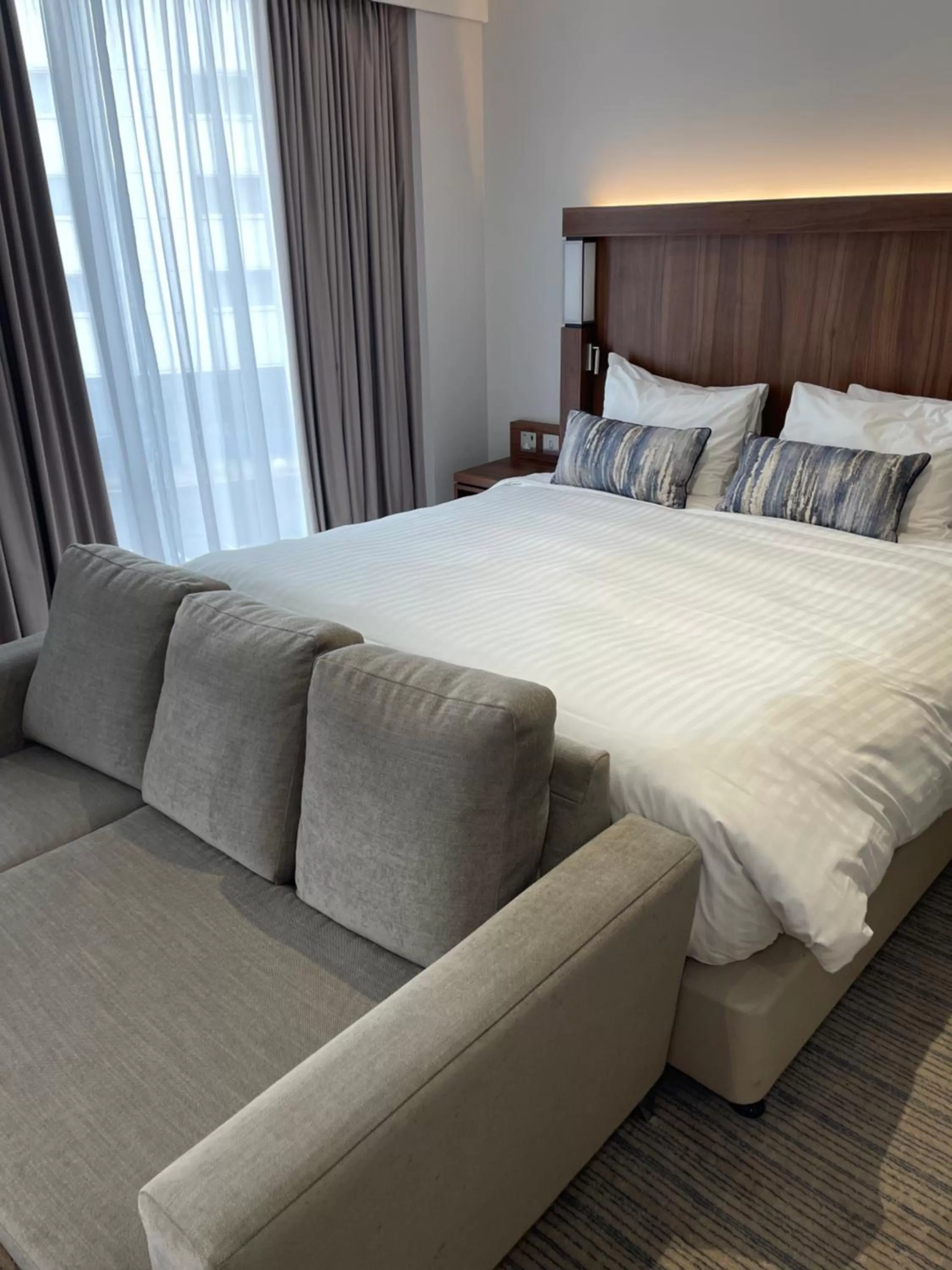 Bed in Courtyard by Marriott London Heathrow Airport