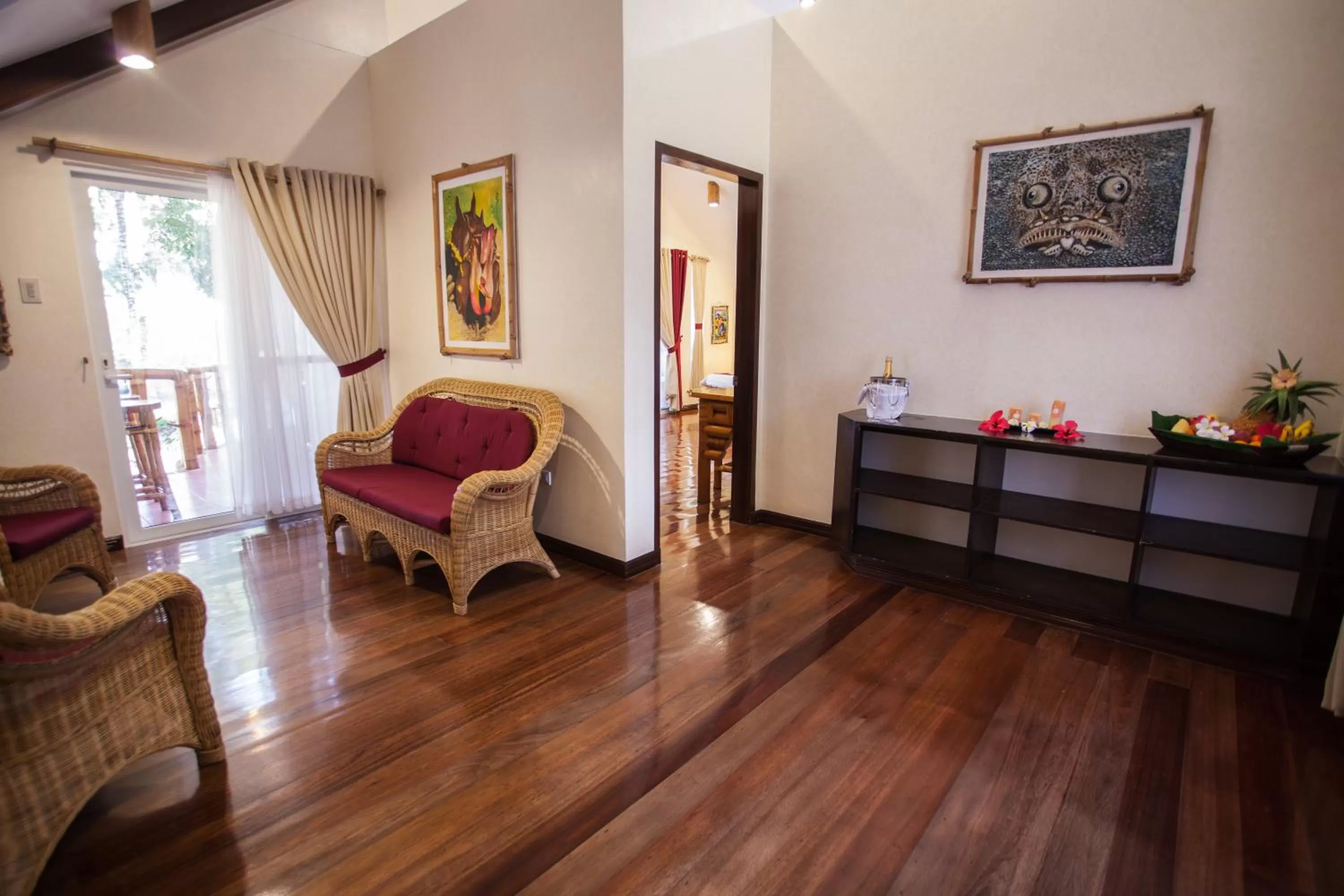 Living room in Pura Vida Beach & Dive Resort