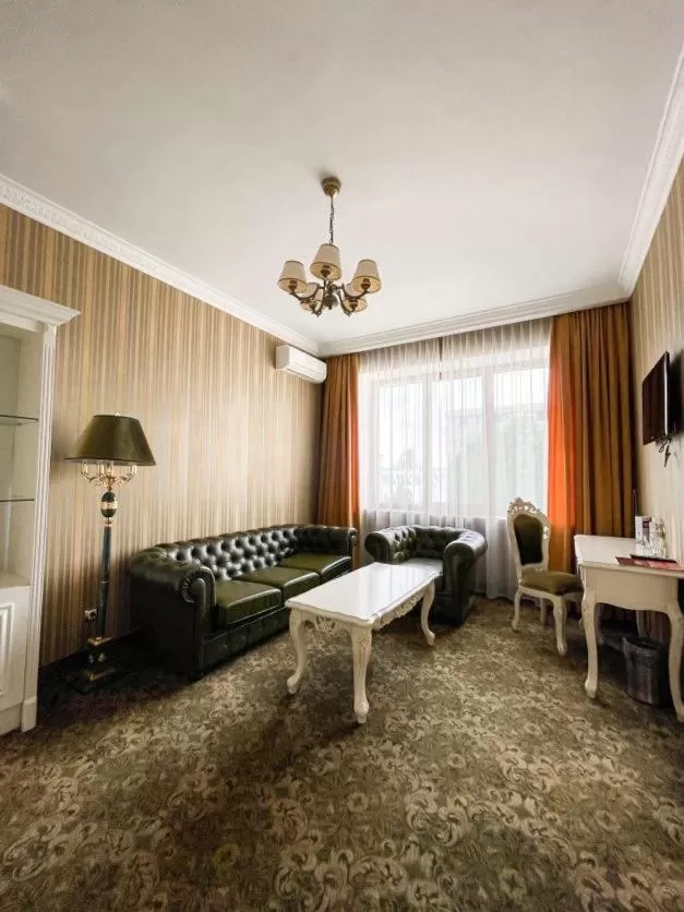 TV and multimedia, Seating Area in Royal Olympic Hotel