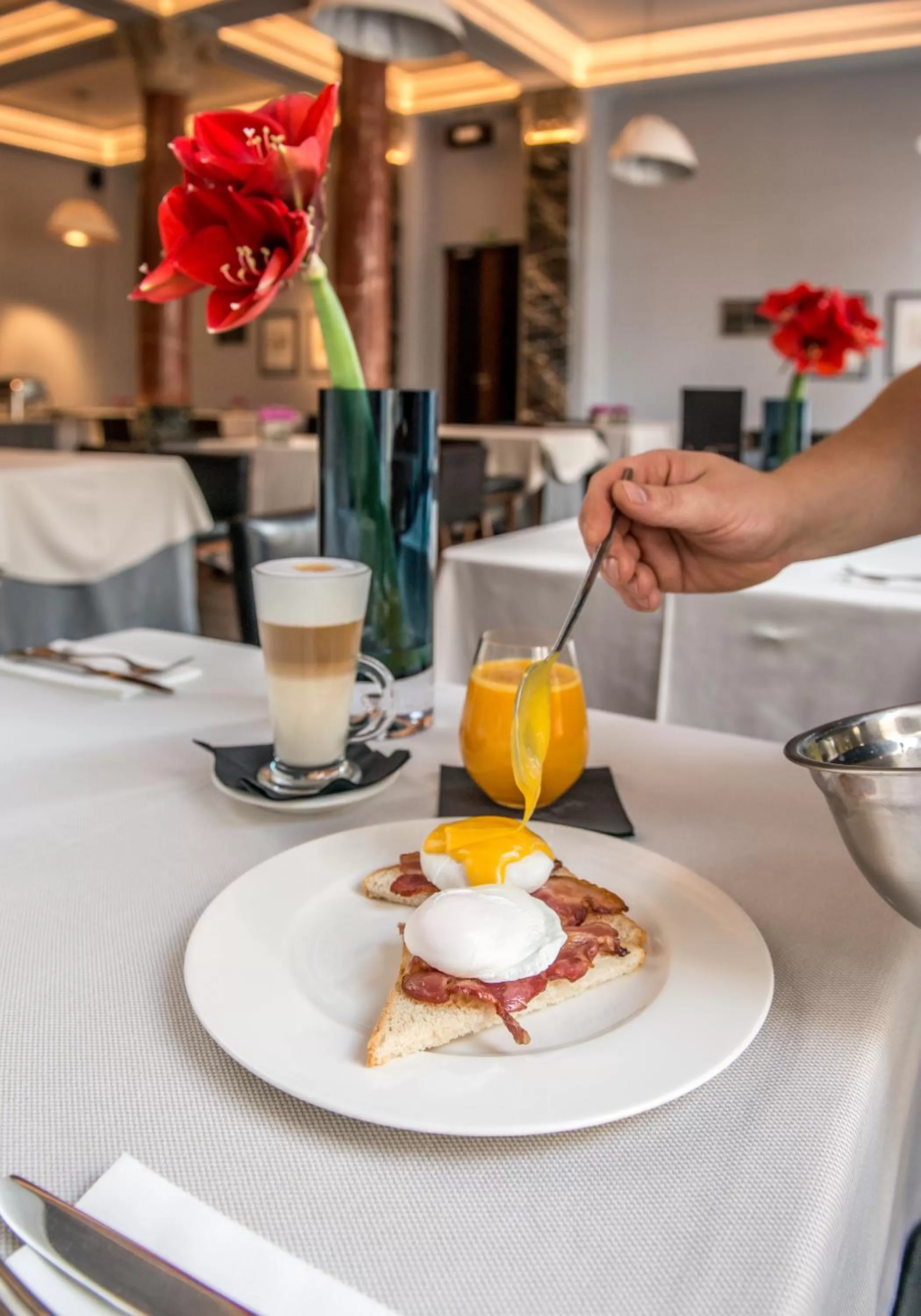 Breakfast in Hotel Monopol