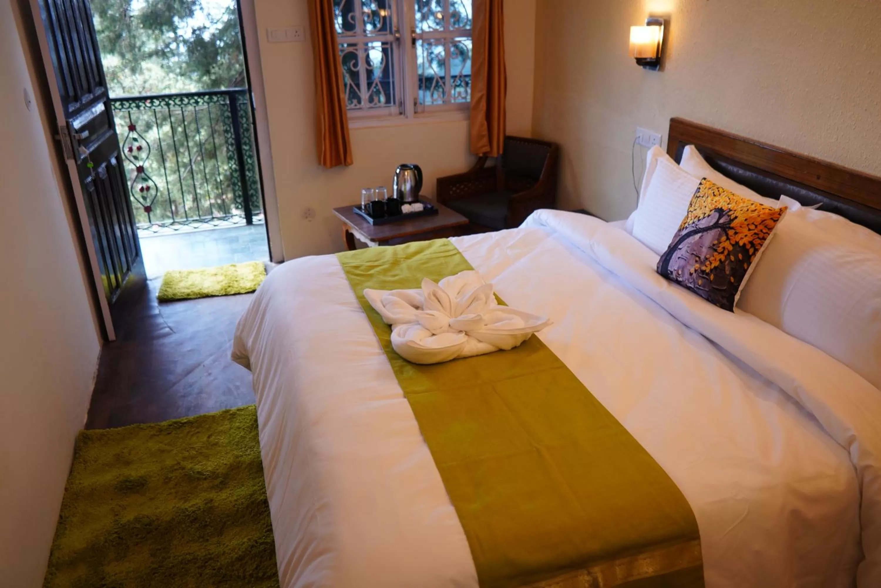 Bedroom, Bed in Jakhu Vibes