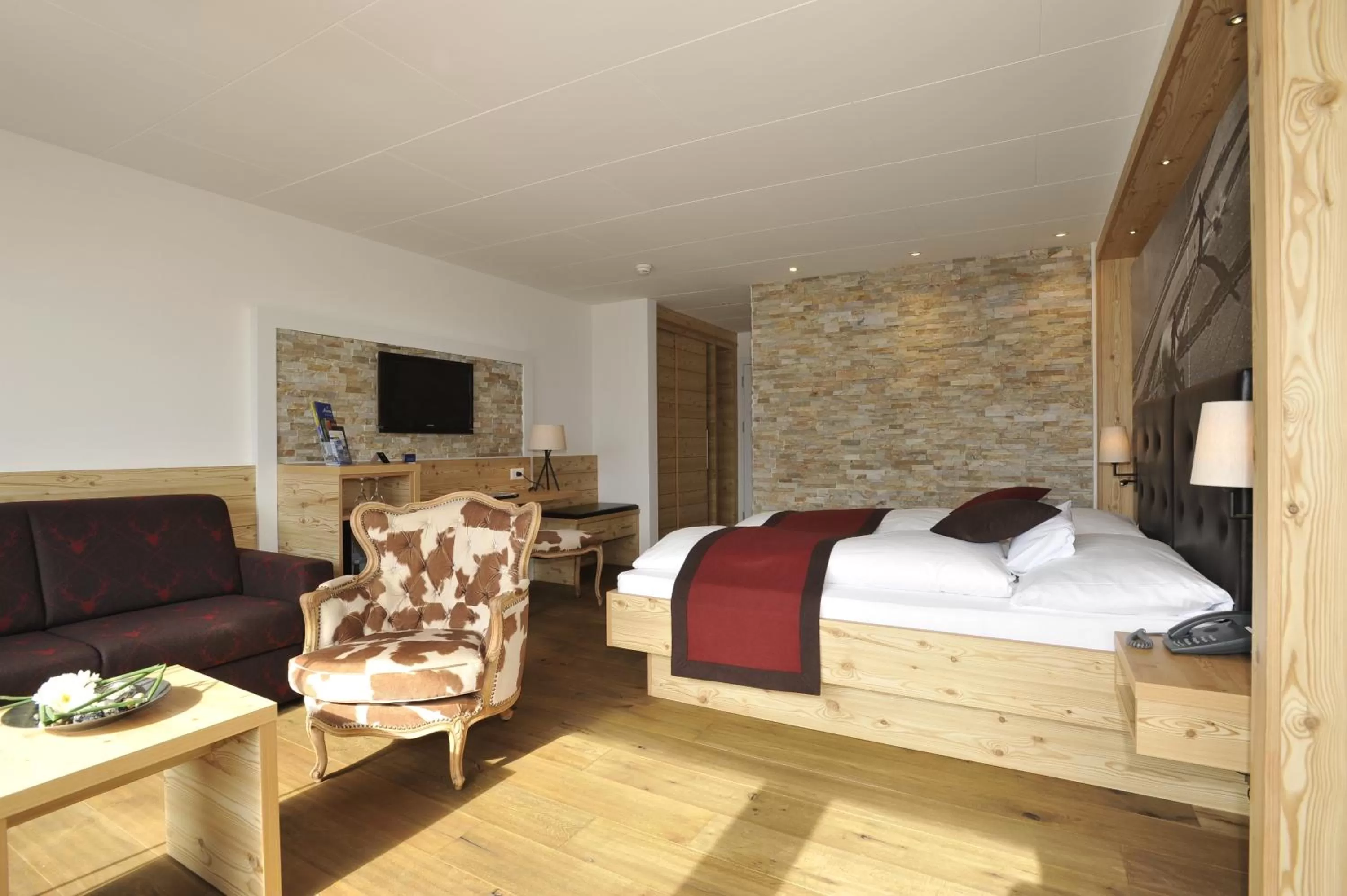 Bed in Blatter's Arosa Hotel & Bella Vista SPA