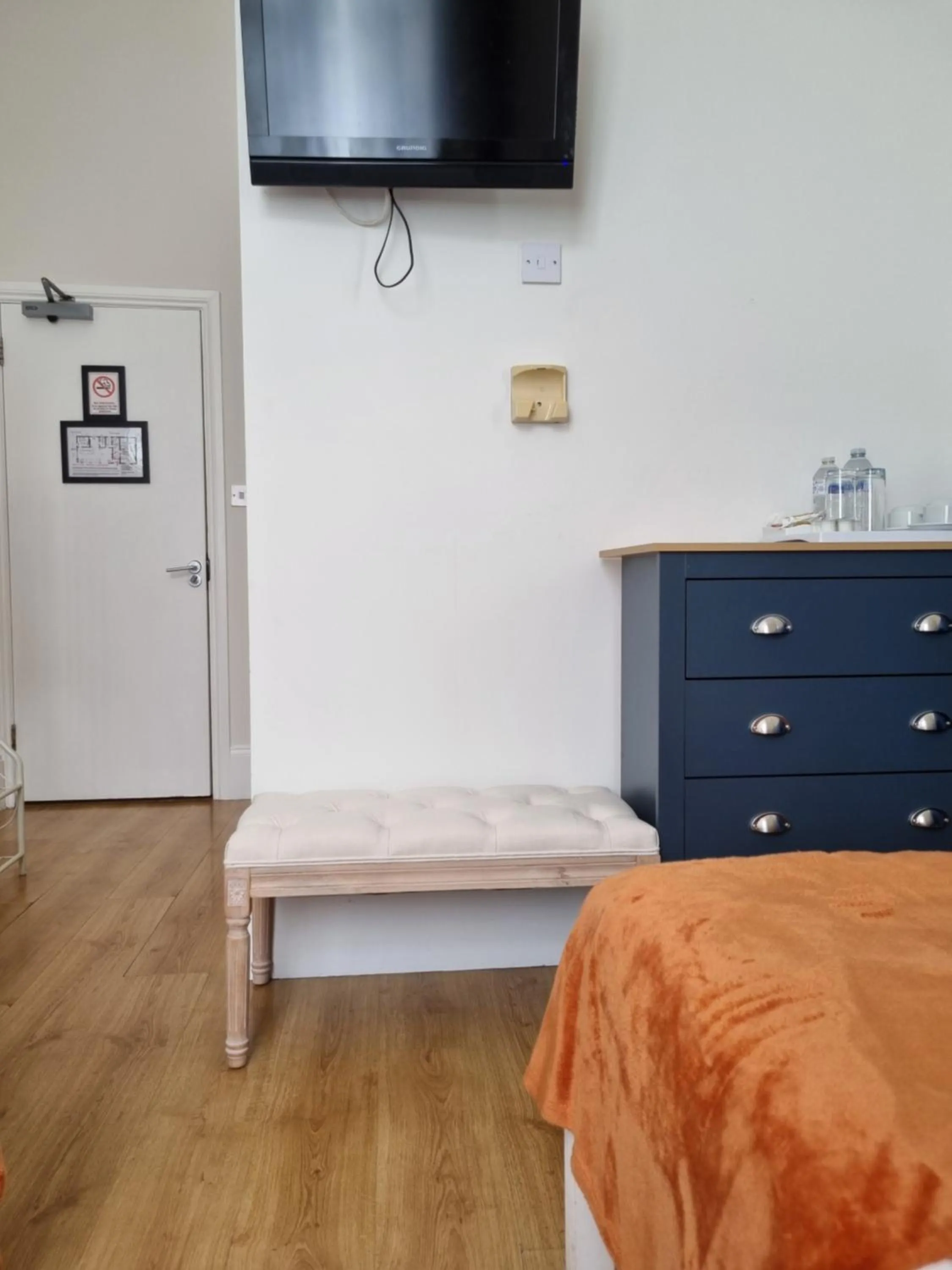 Bed in The Windmill Hotel