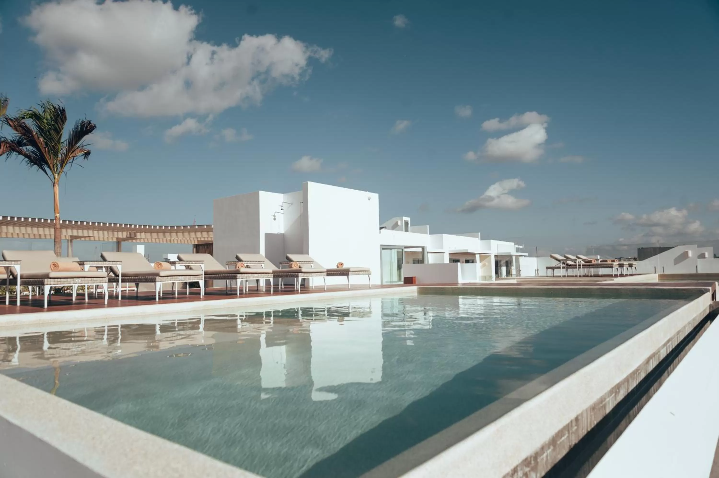 Swimming pool in Antera Hotel & Residences