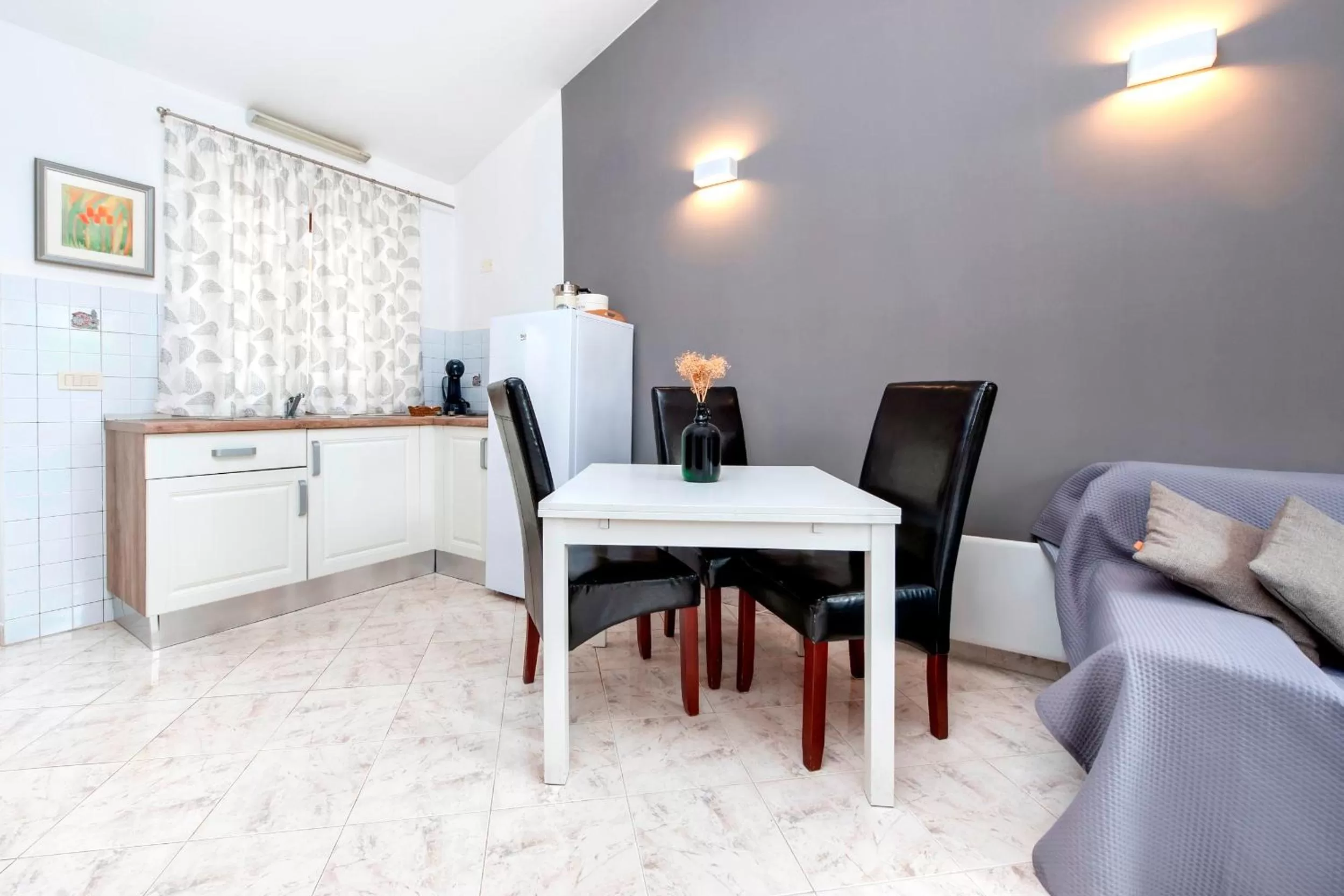 Dining Area in Villa B&B Marina & Parking Free