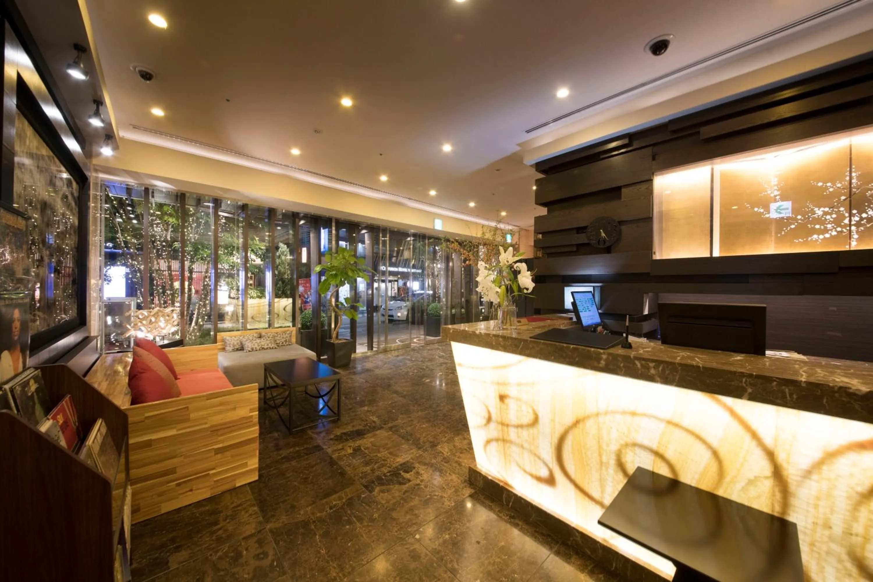 Lounge or bar in Centurion Hotel Grand Akasakamitsuke Station
