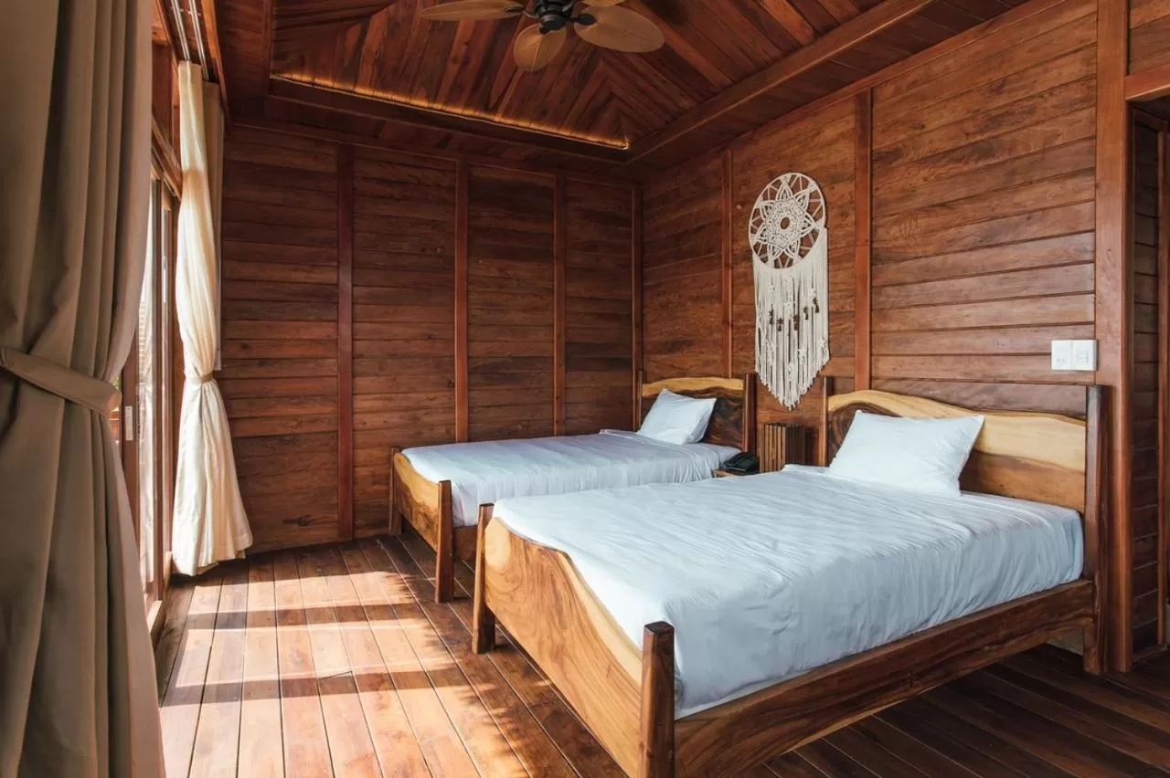 Bed in Rocks Beach Boutique