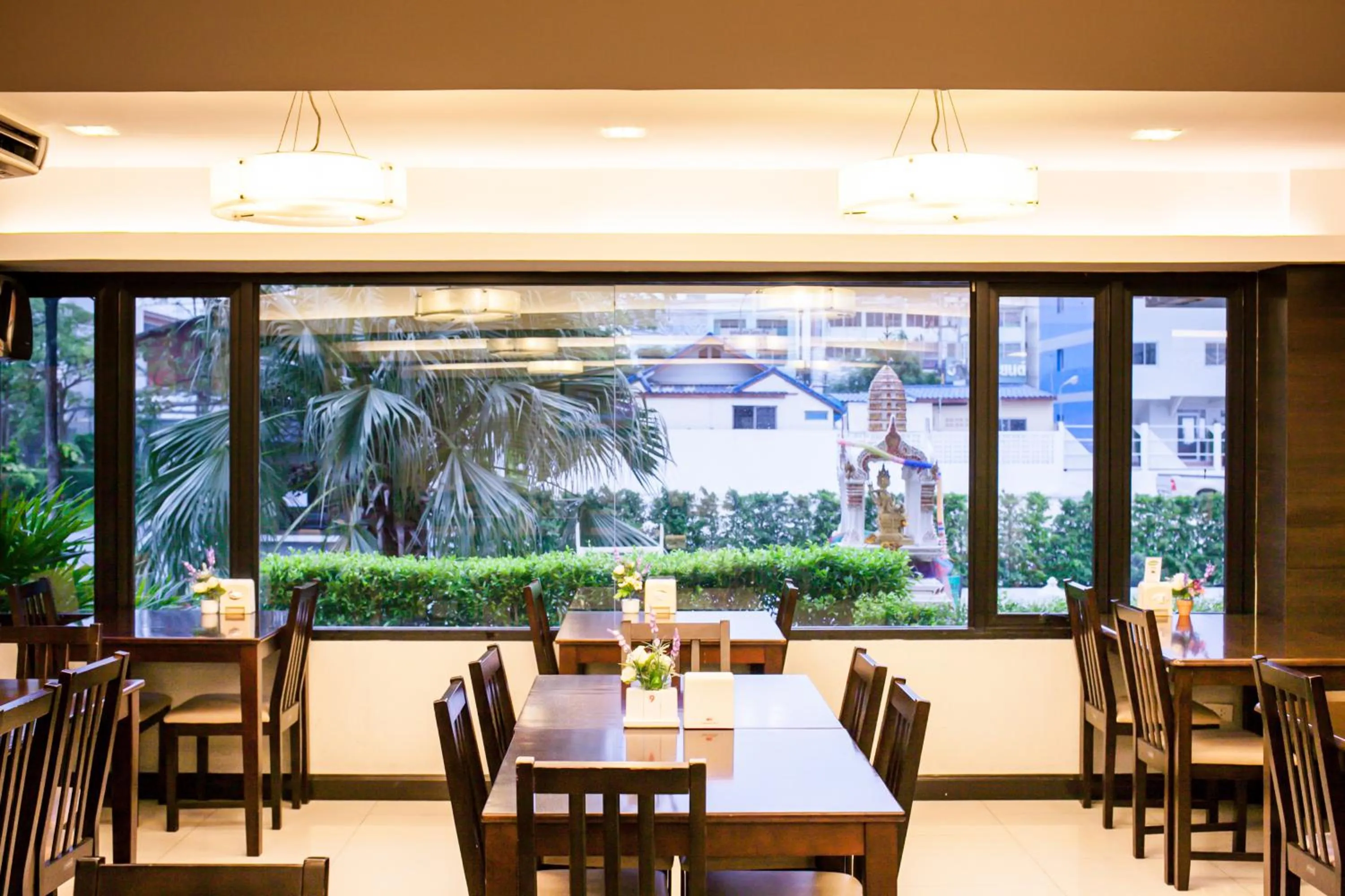 Restaurant/places to eat in Grand Tara Garden Thai Hotel