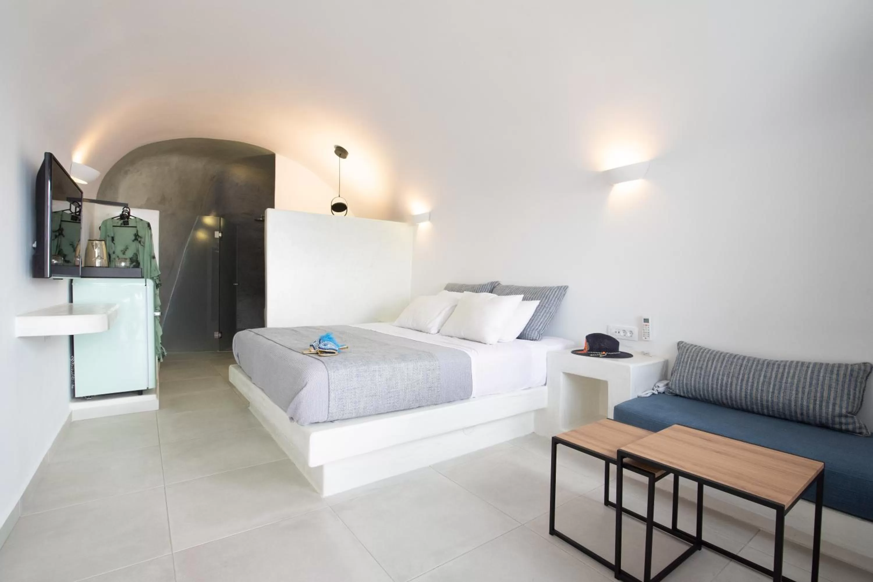 Bed in Caldera Cliff Illusion