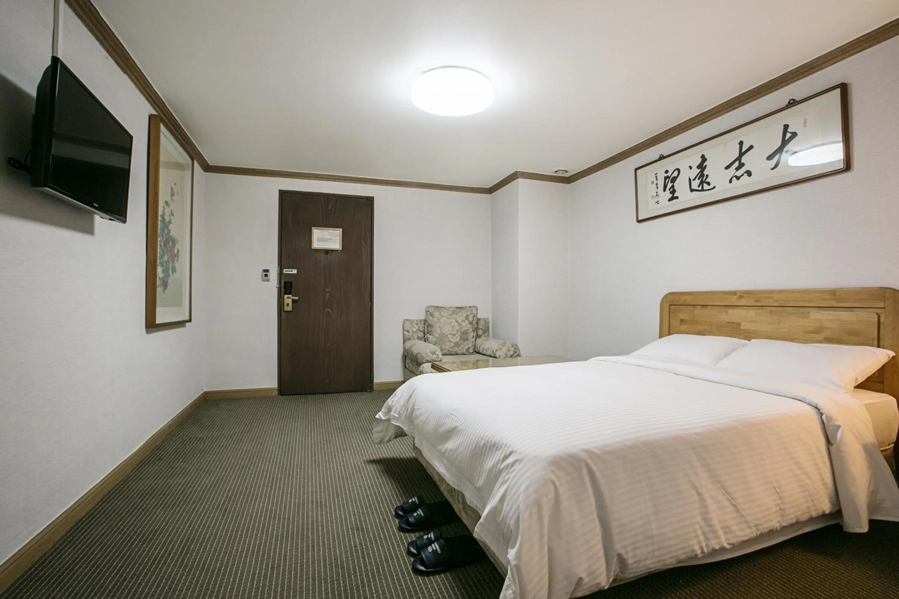 Bed in Busan Tourist Hotel