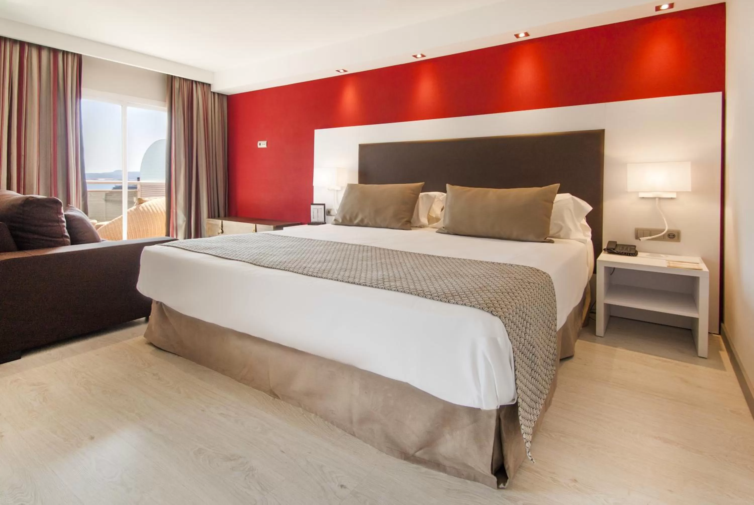 Junior Suite with Private Pool and Sea View in Catalonia Majórica