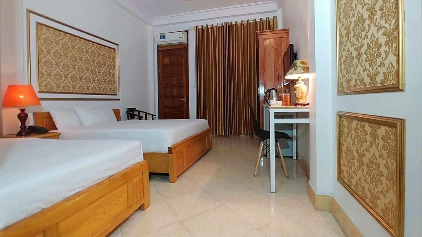 Deluxe Double Room in ABC Hotel