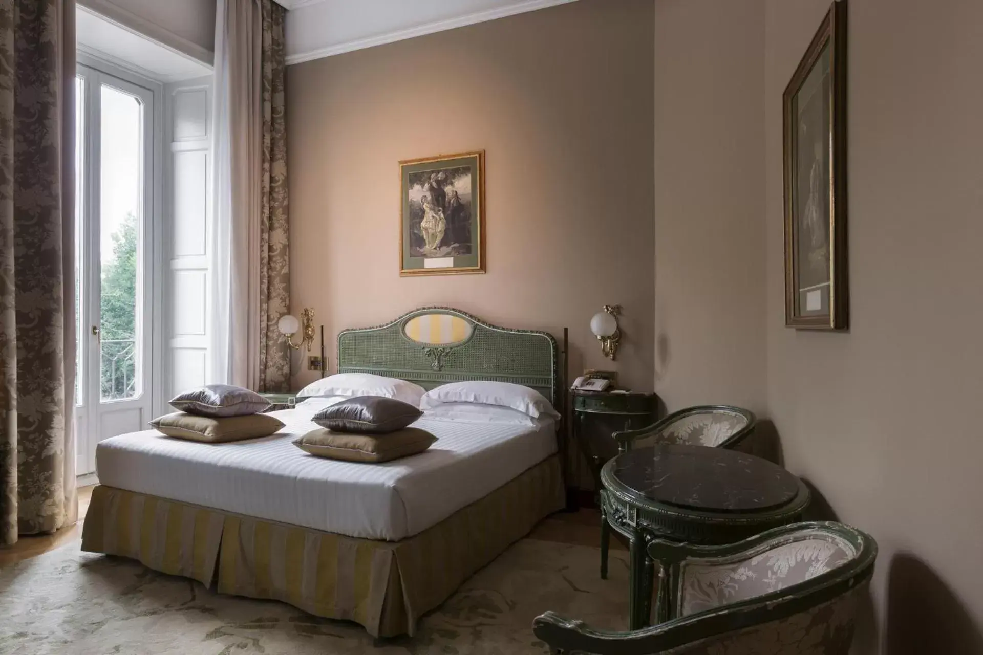 Superior Double or Twin Room in Grand Hotel et de Milan - The Leading Hotels of the World Superior Double or Twin Room in Grand Hotel et de Milan - The Leading Hotels of the World