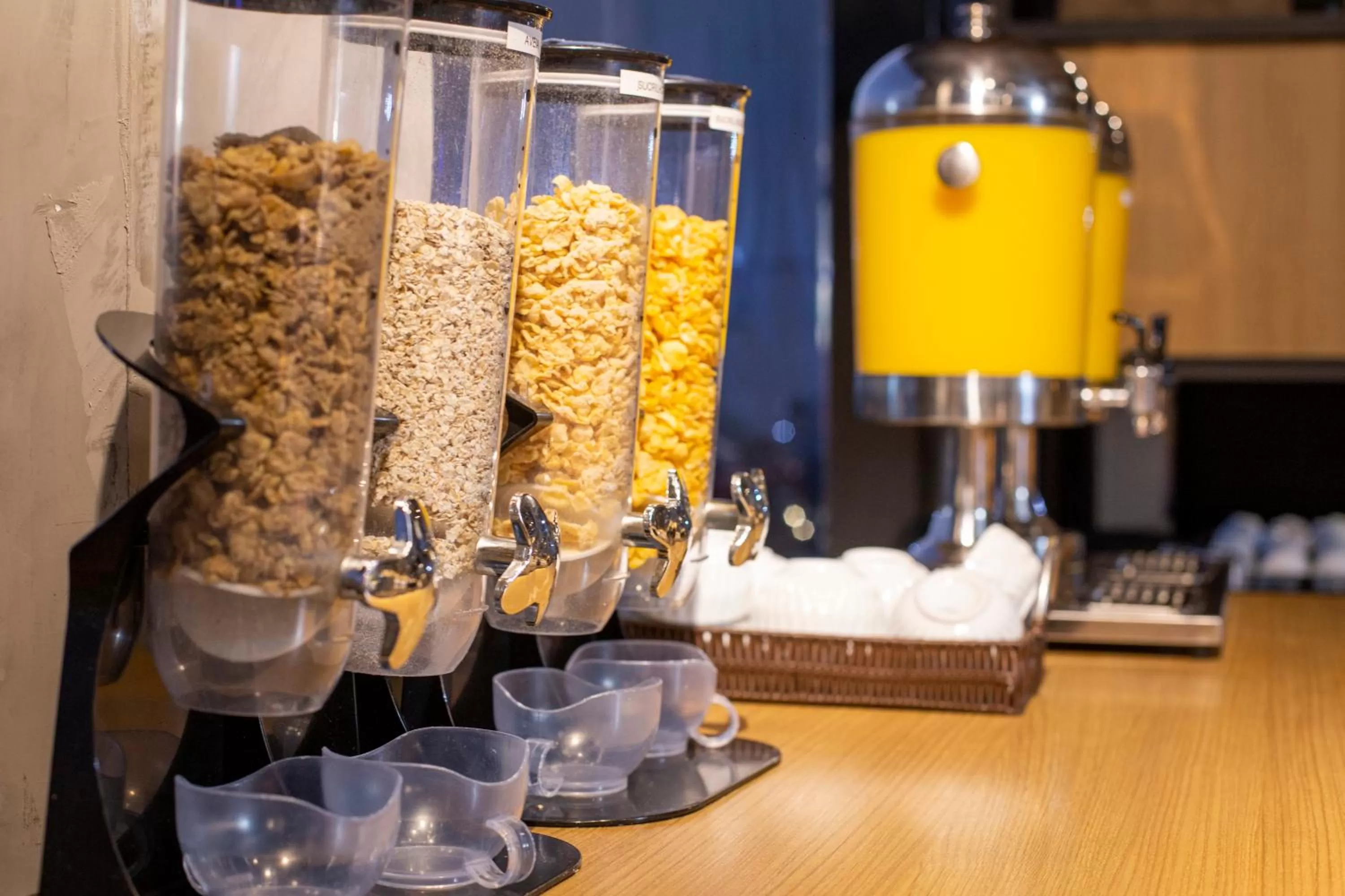 Food and drinks in ibis Cuiaba Shopping