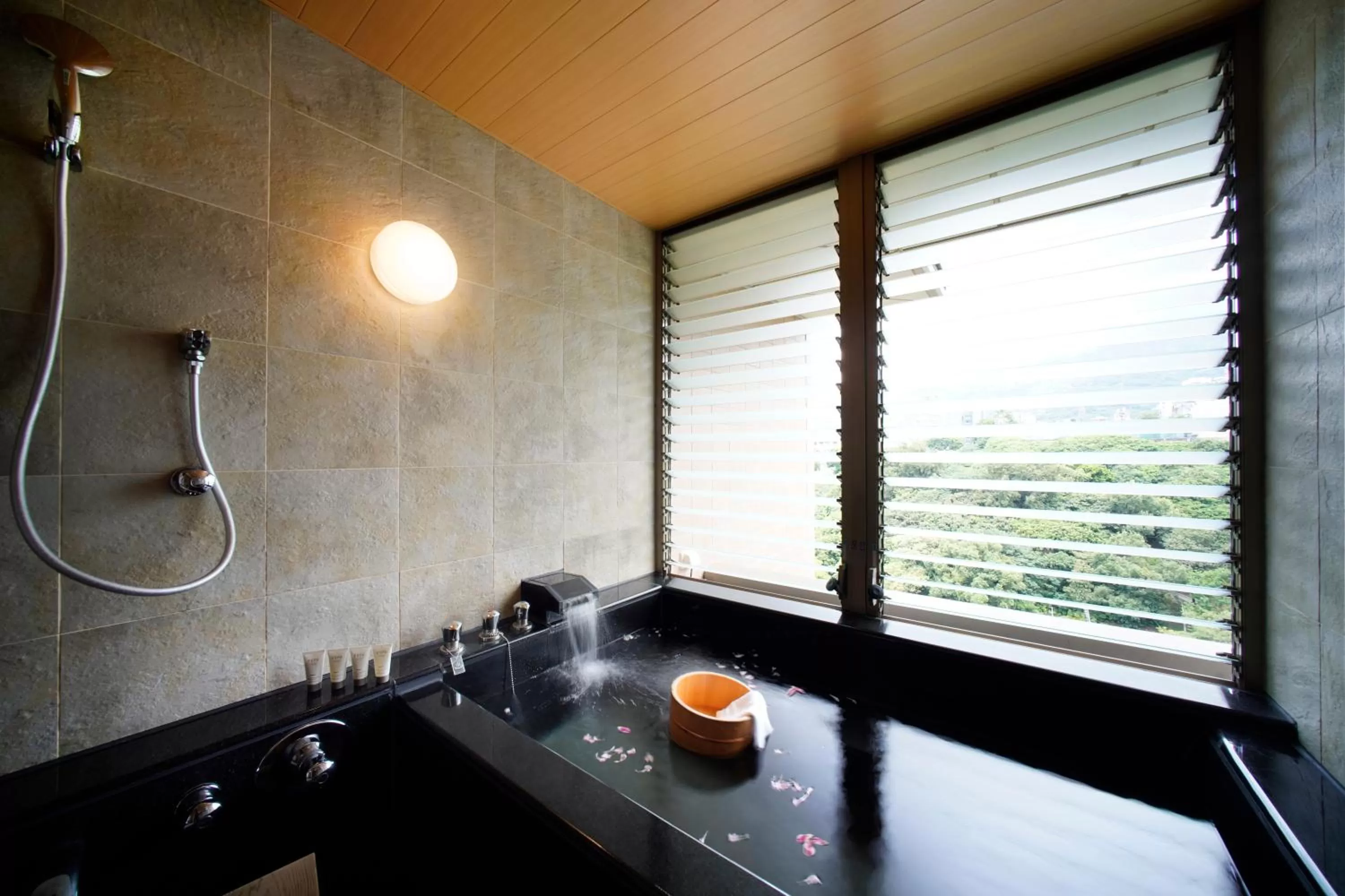 Hot Spring Bath in Radium Kagaya Taipei