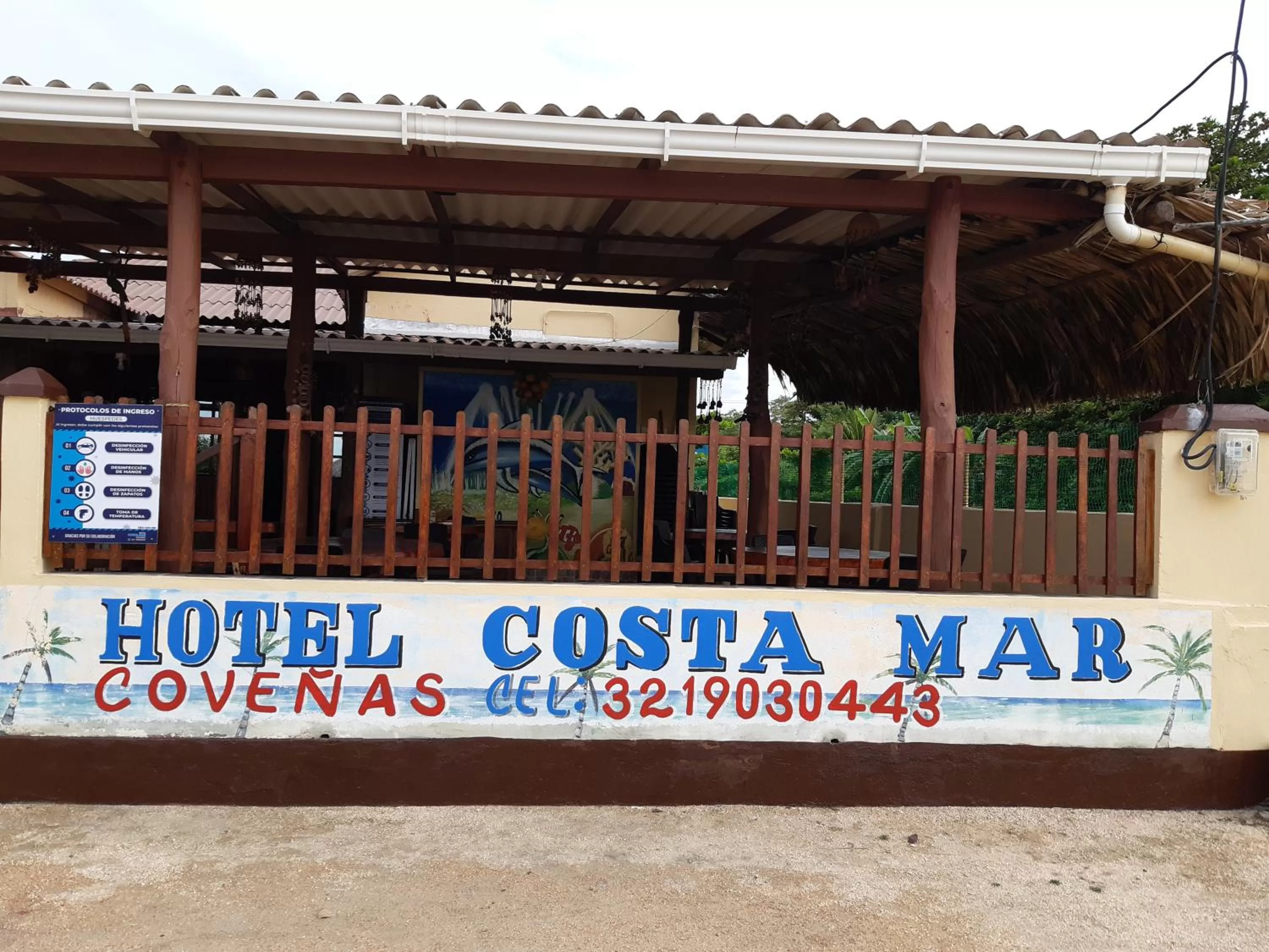 Facade/entrance, Property Building in Hotel Costa Mar Coveñas