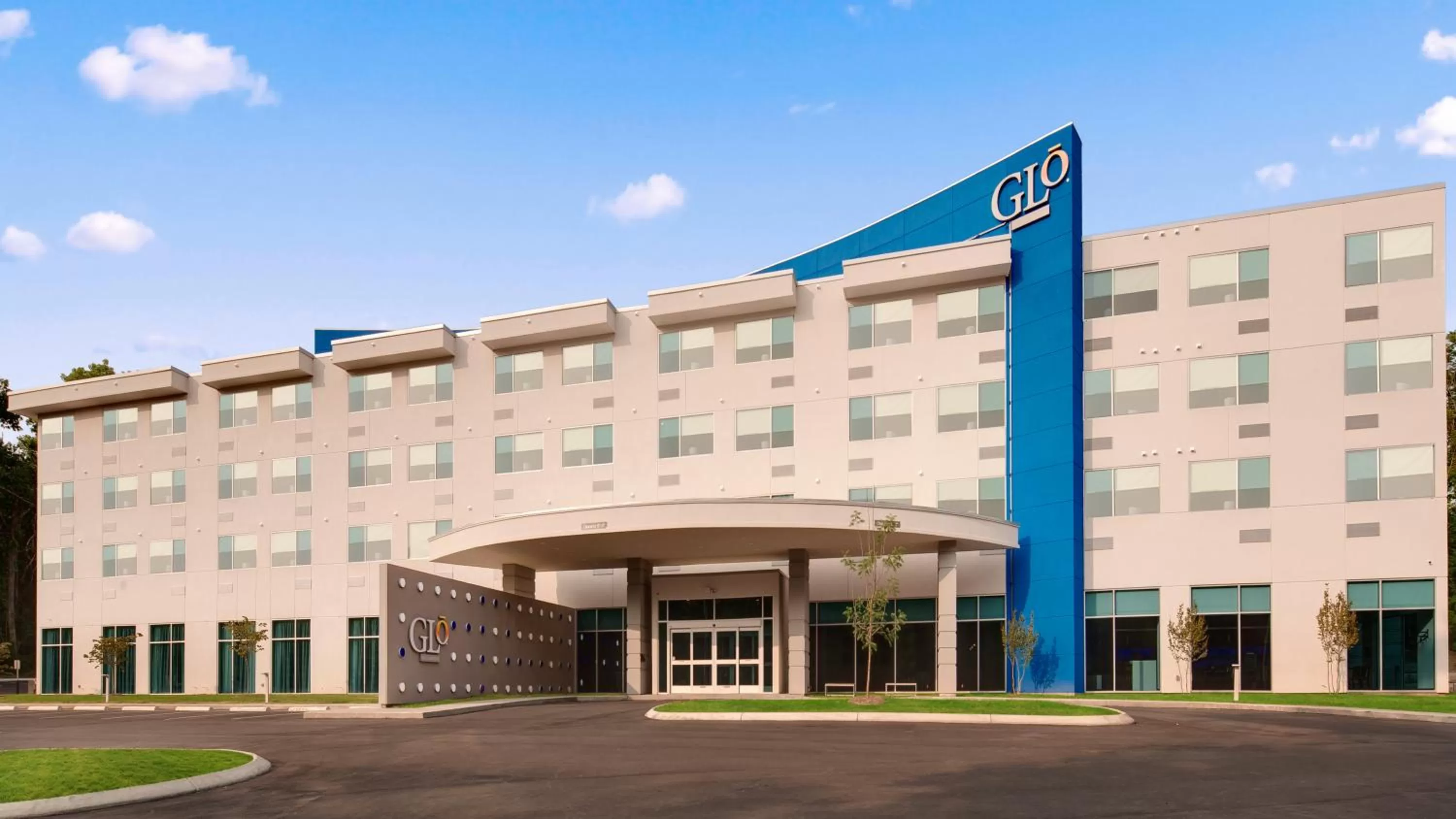 Facade/entrance in GLo Best Western Nashville Airport