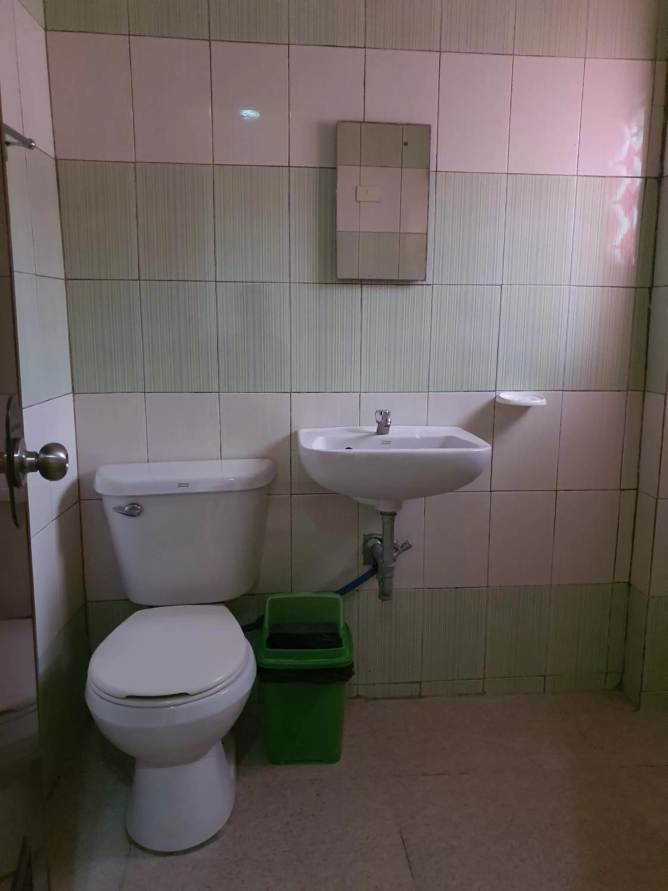 Toilet in Aosmec Square Hotel