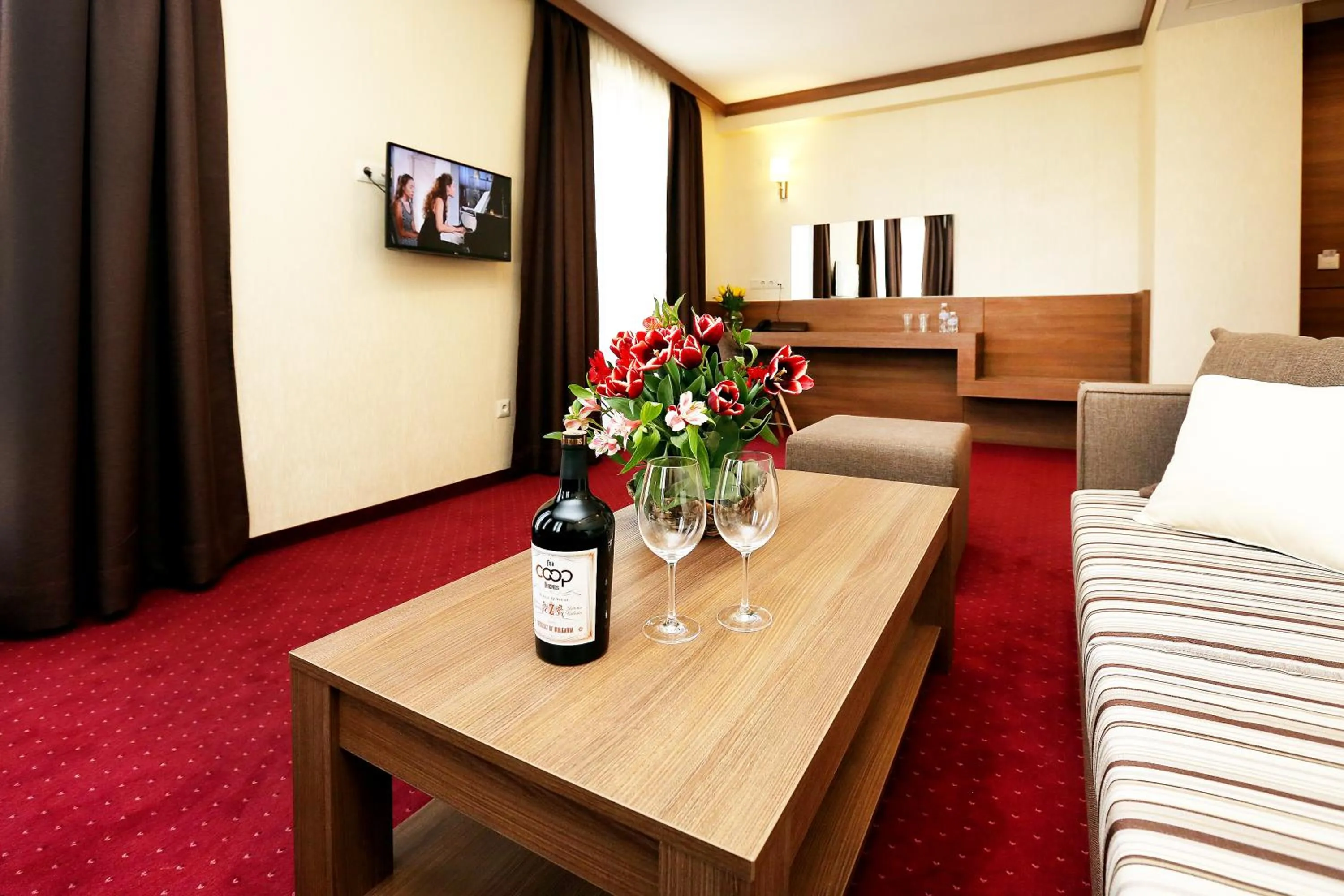 Seating area, Bed in Hotel COOP, Sofia