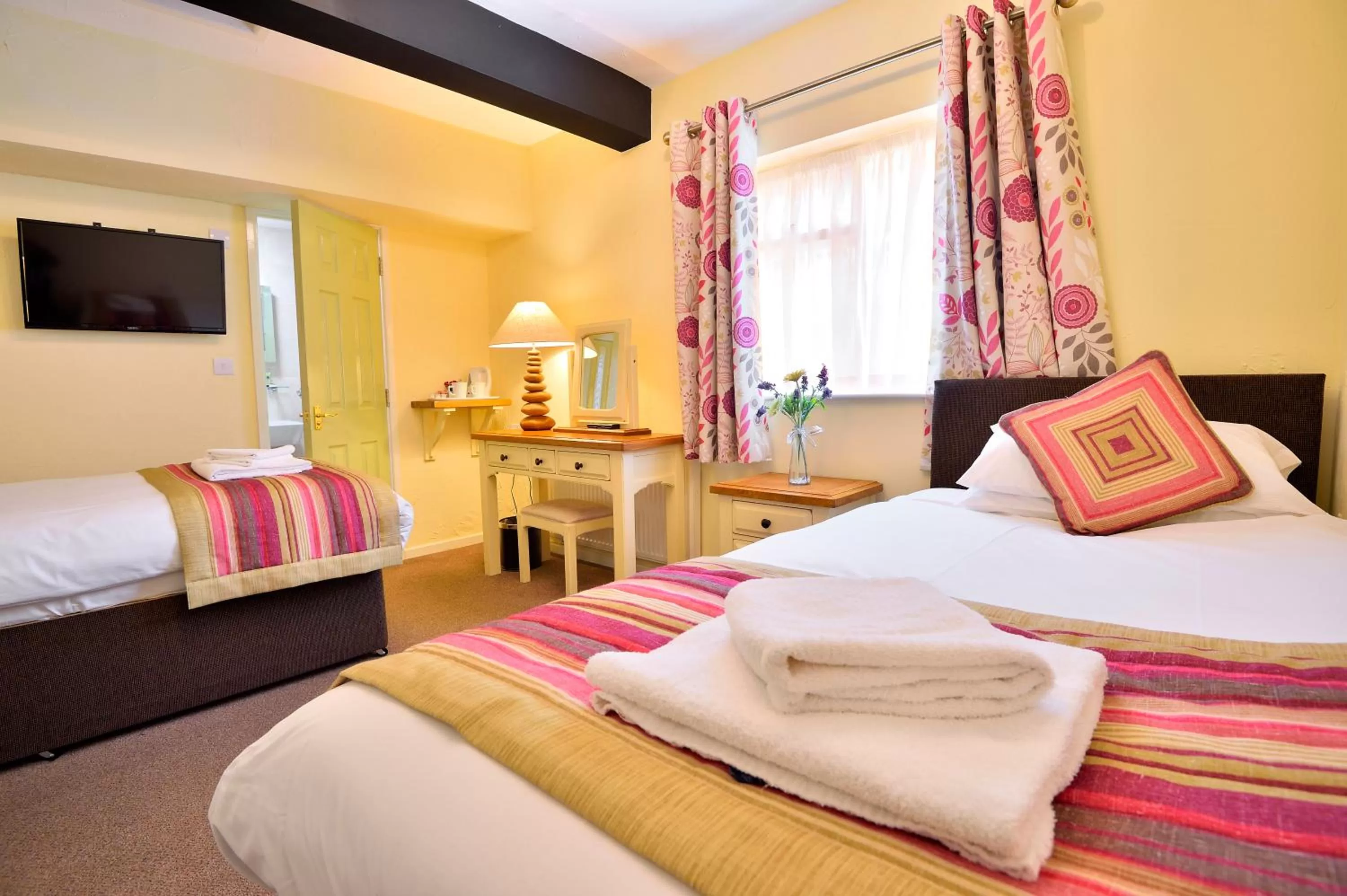 Bed in The Talbot Hotel