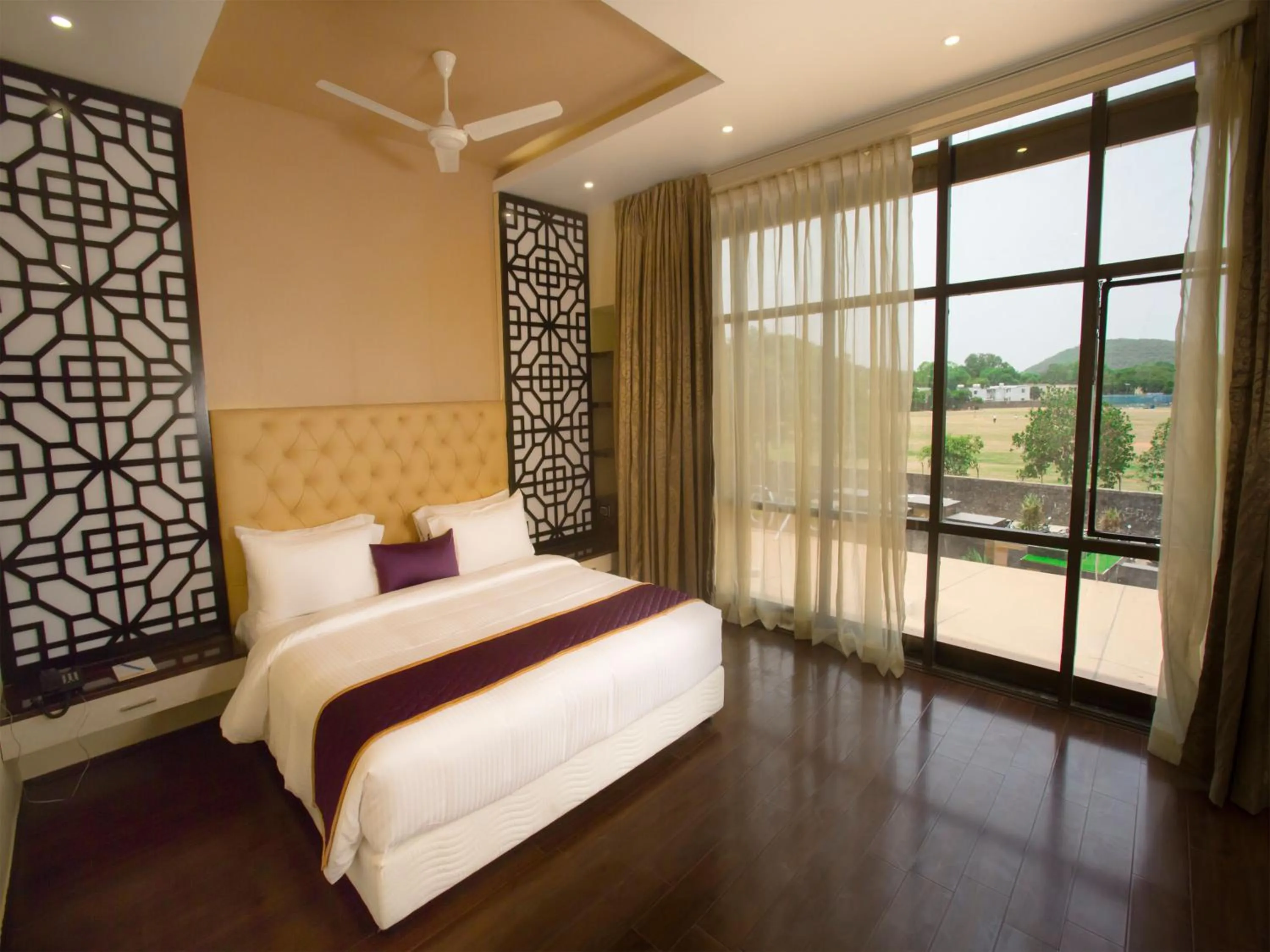 Bedroom, Bed in ST Parklane Airport Hotel Chennai
