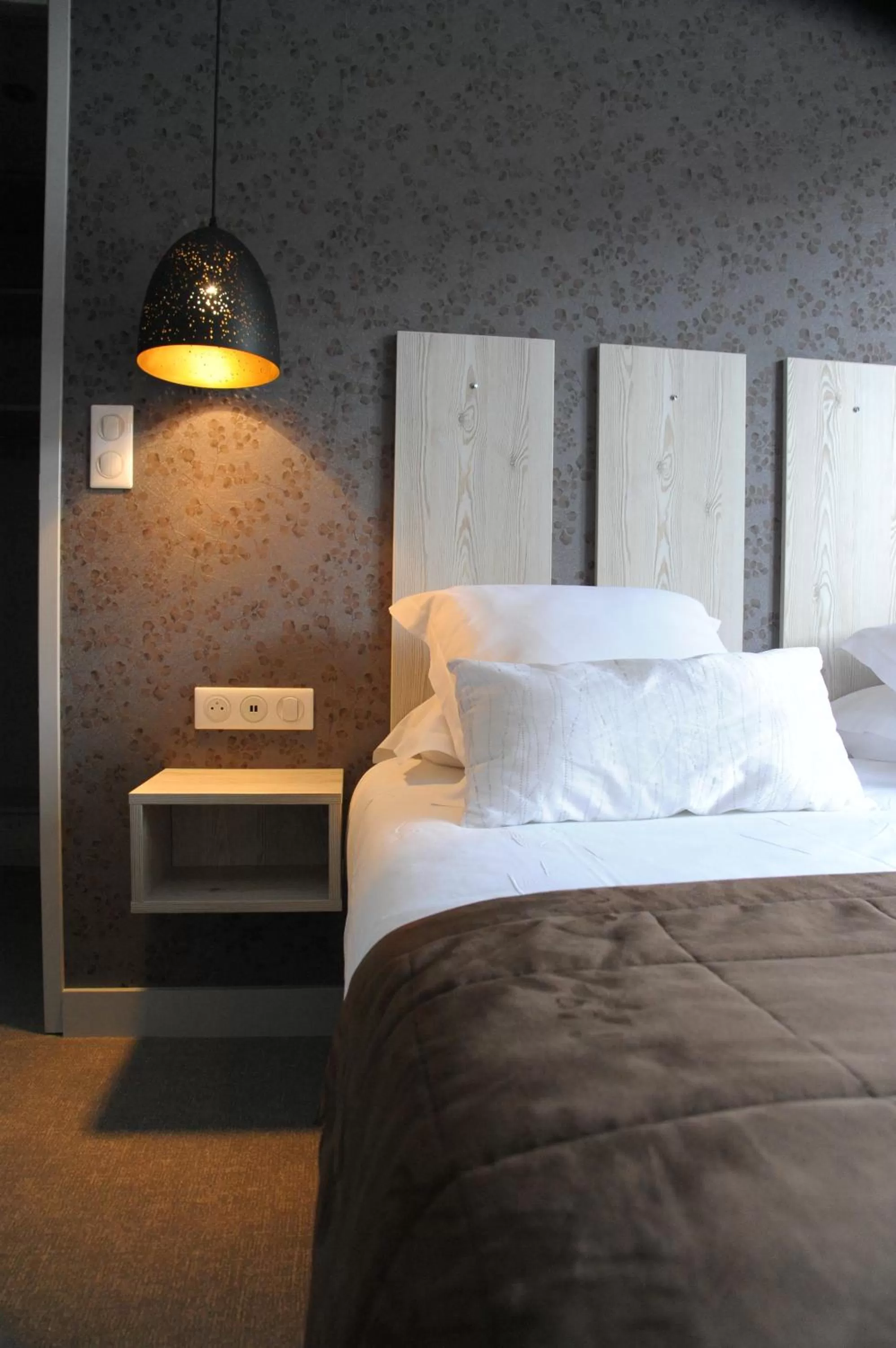 Bed in Urban Style L'Etape