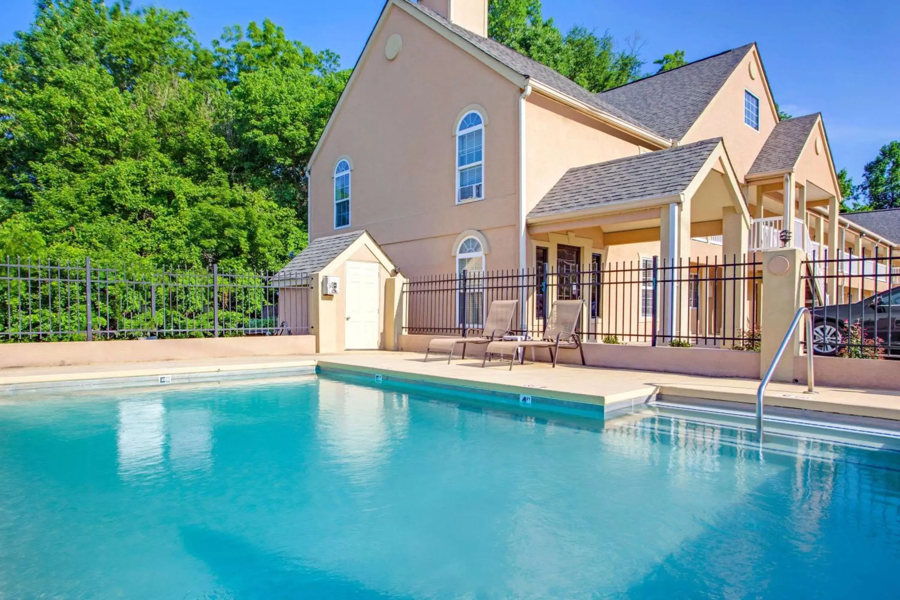 Days Inn by Wyndham Canton Days Inn by Wyndham Canton