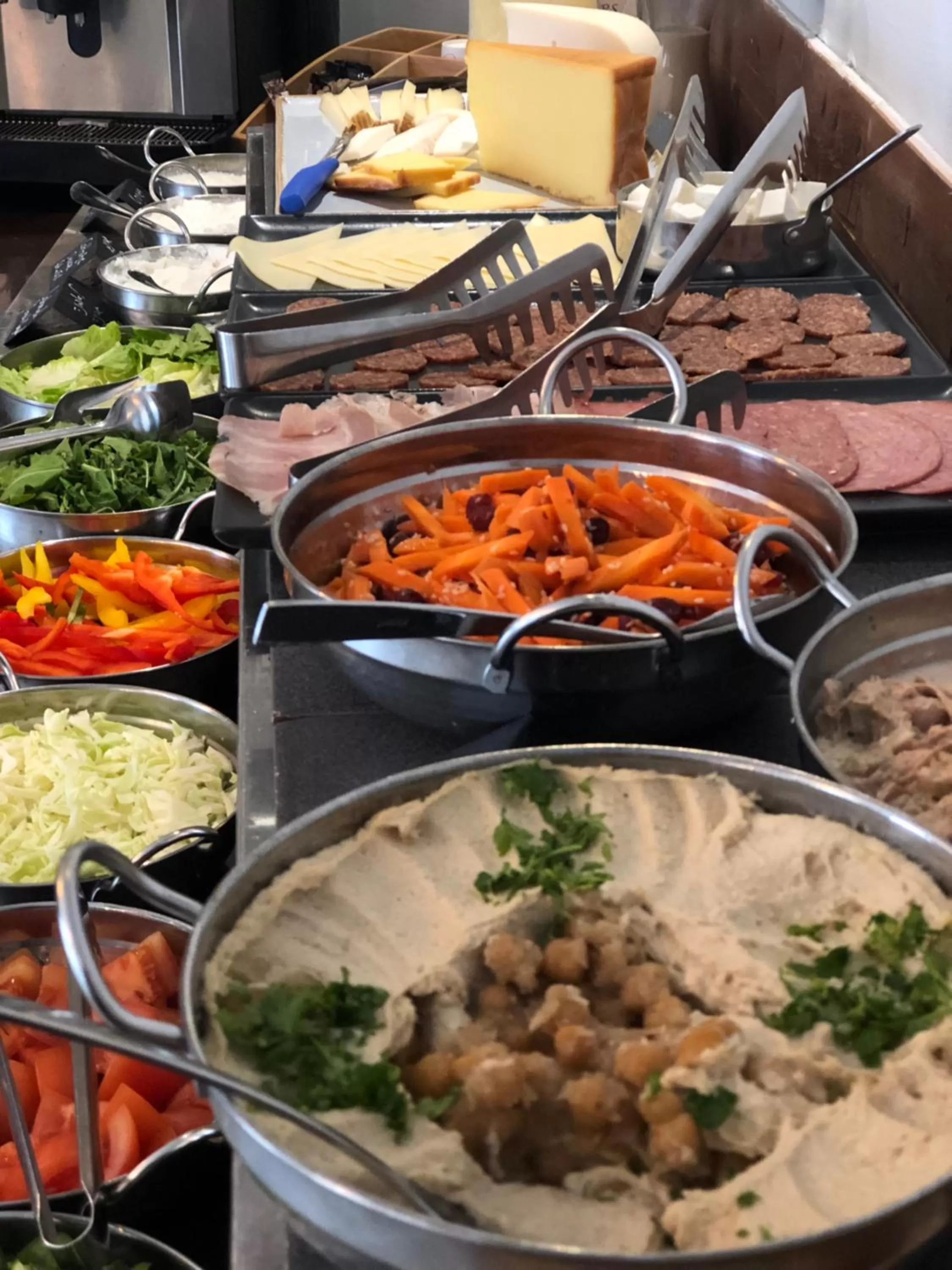 Buffet breakfast in Villa Nazareth B&B