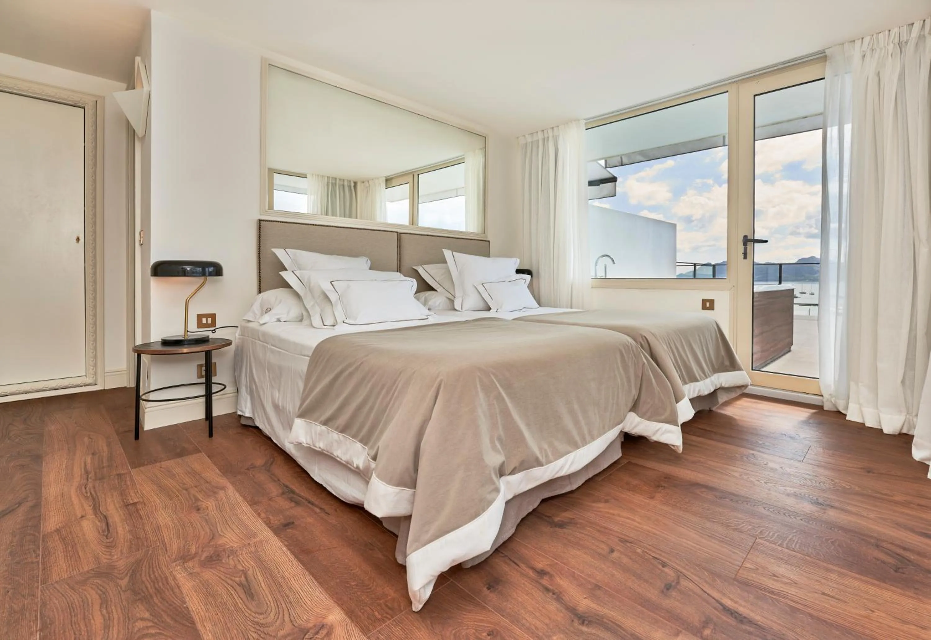 TV and multimedia, Bed in Hoposa Daina- Adults Only