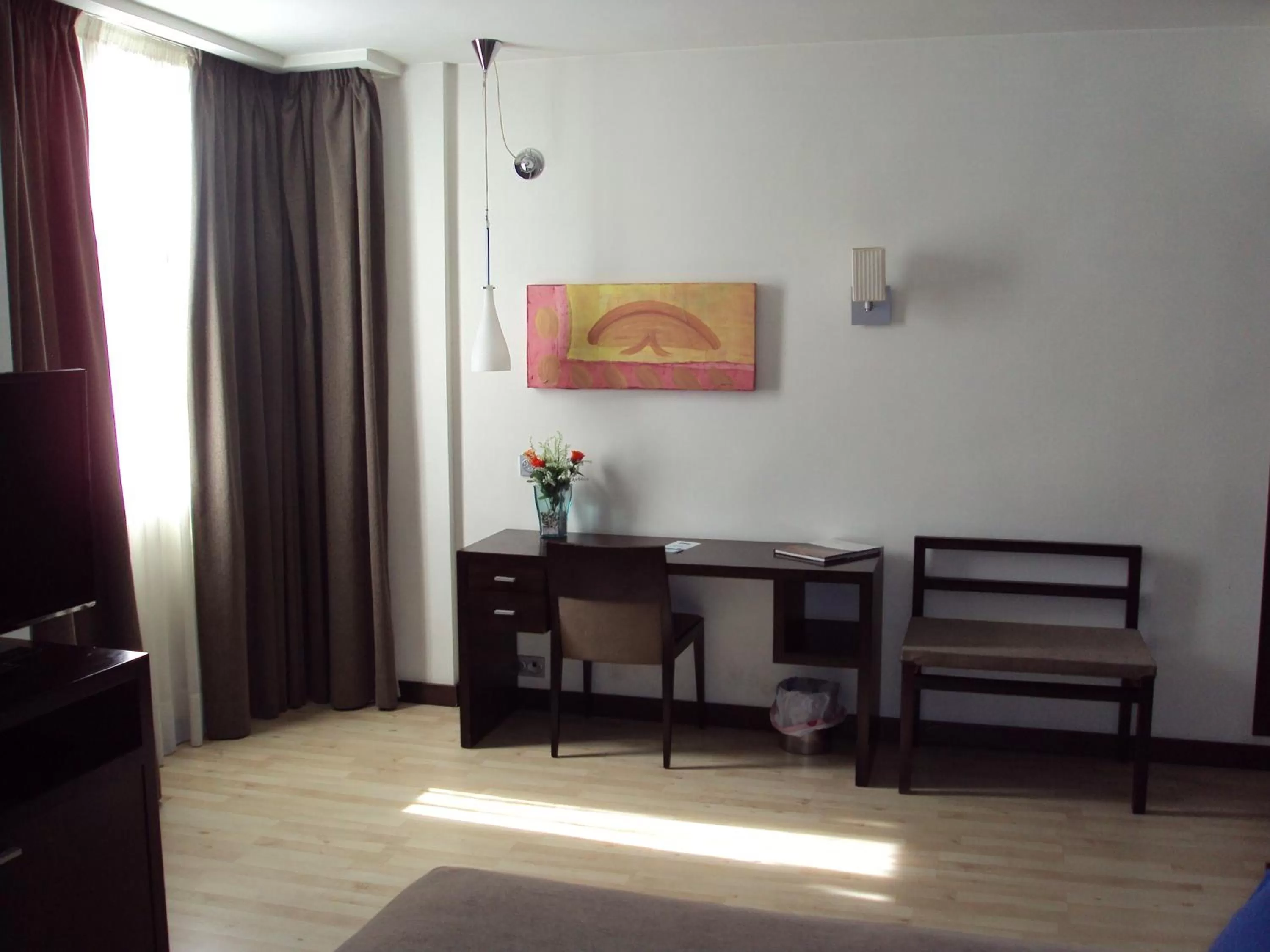 Photo of the whole room in Hotel Puerta de Ocaña