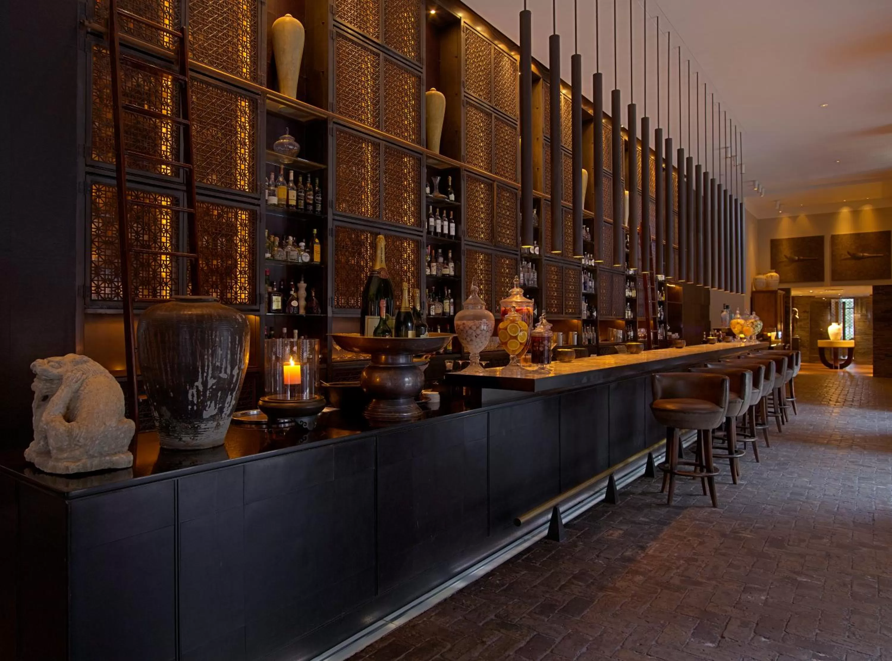 Lounge or bar in The Setai, Miami Beach