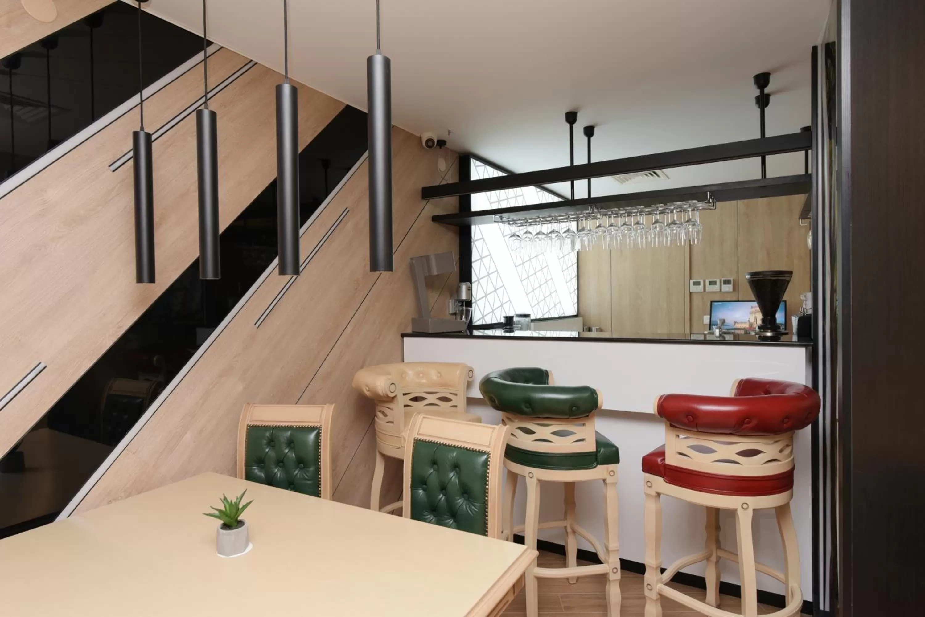 Restaurant/places to eat in Family Hotel Business Club