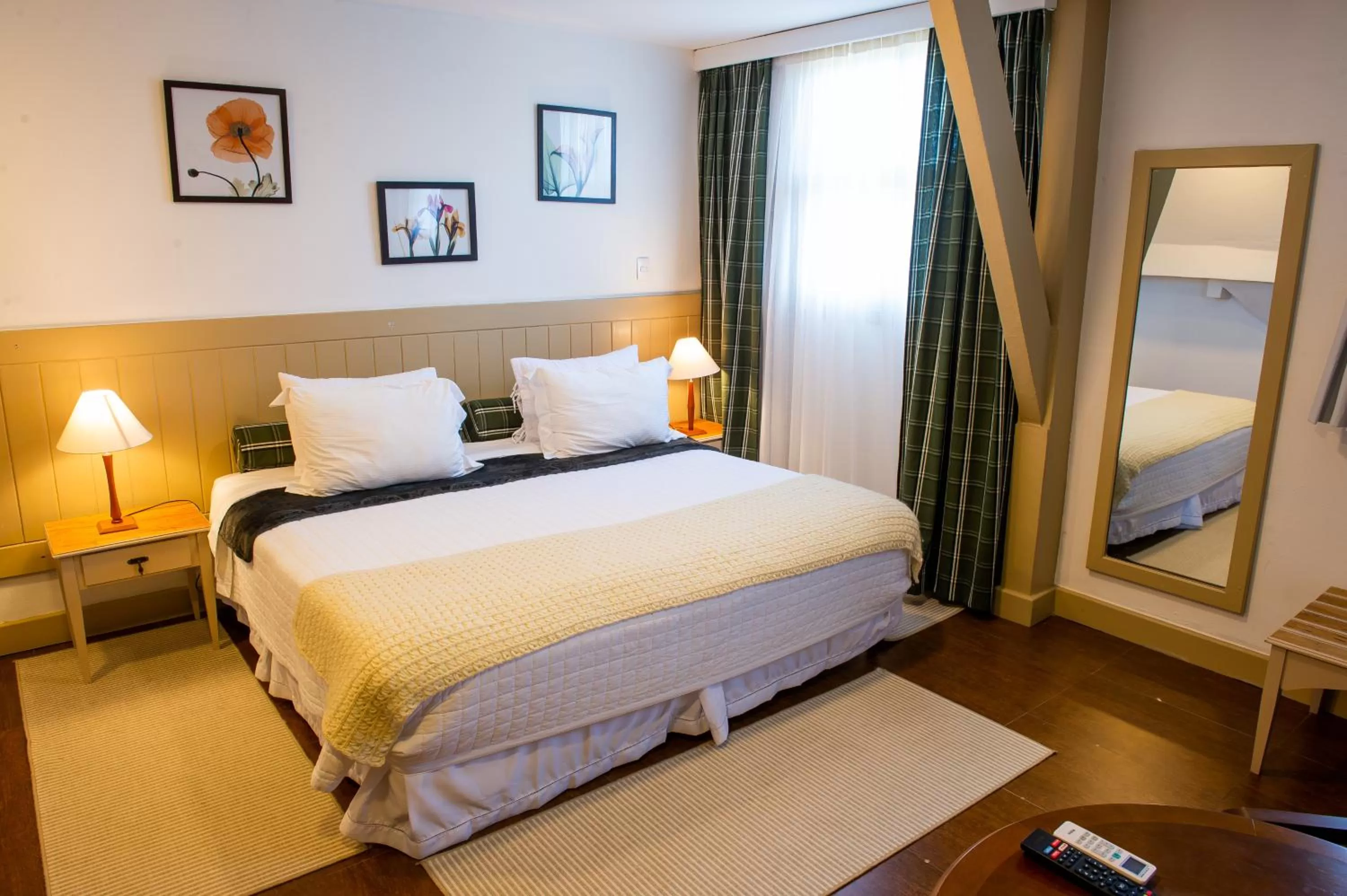 Hot Tub, Bed in Pousada das Lavandas