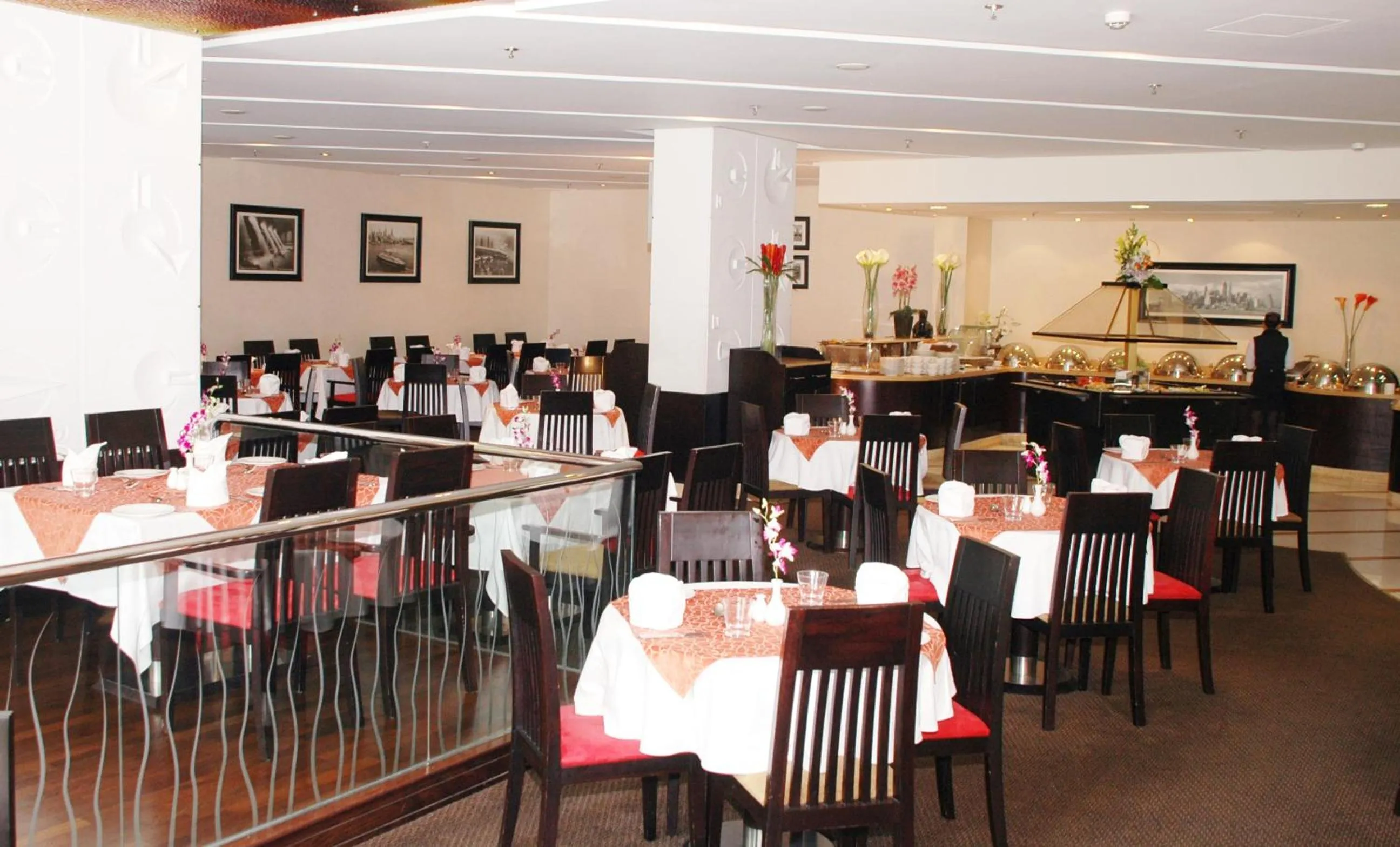 Restaurant/places to eat in Avenue Hotel Dubai