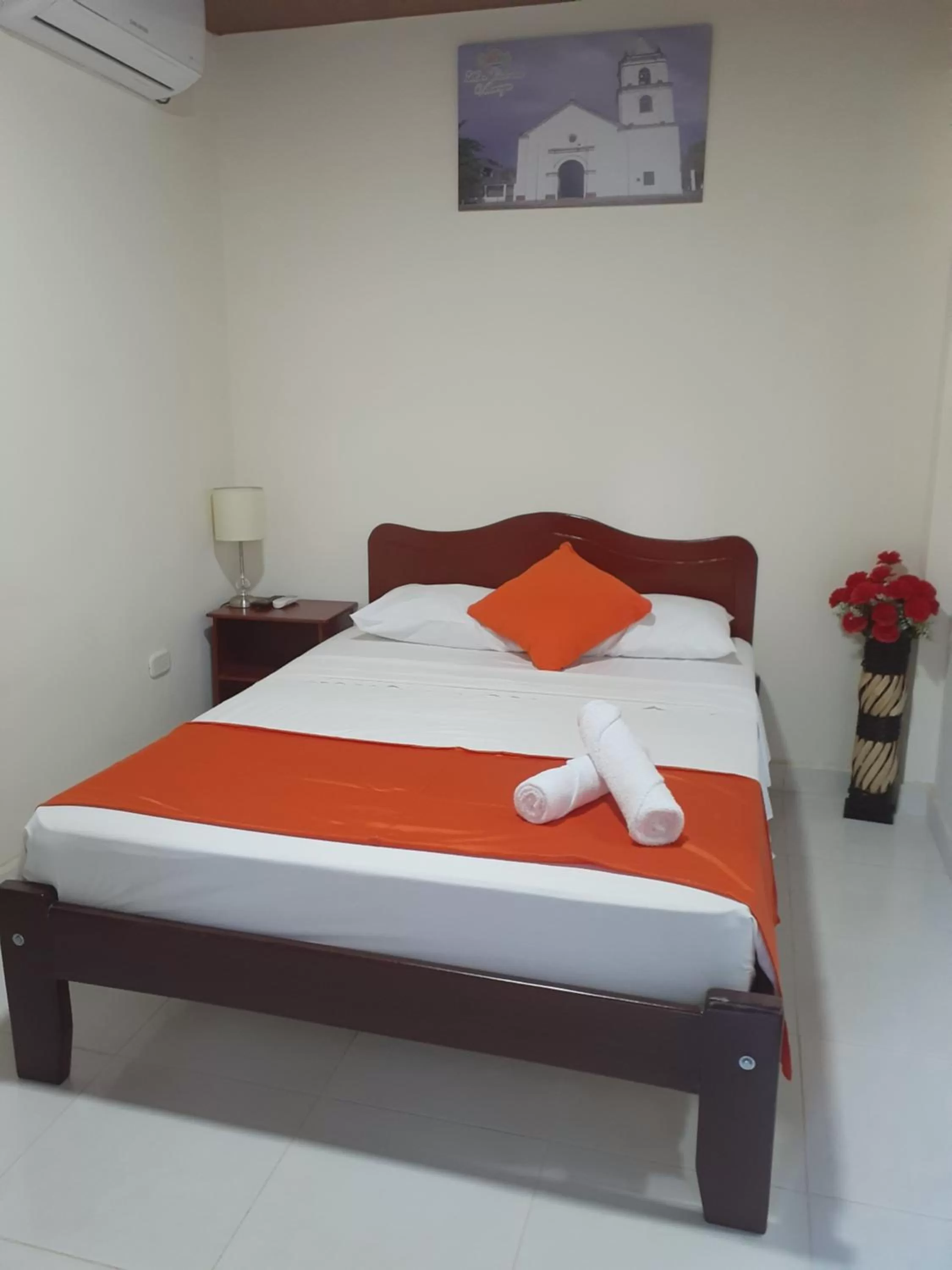 Bed in Hotel Colonial Villavieja