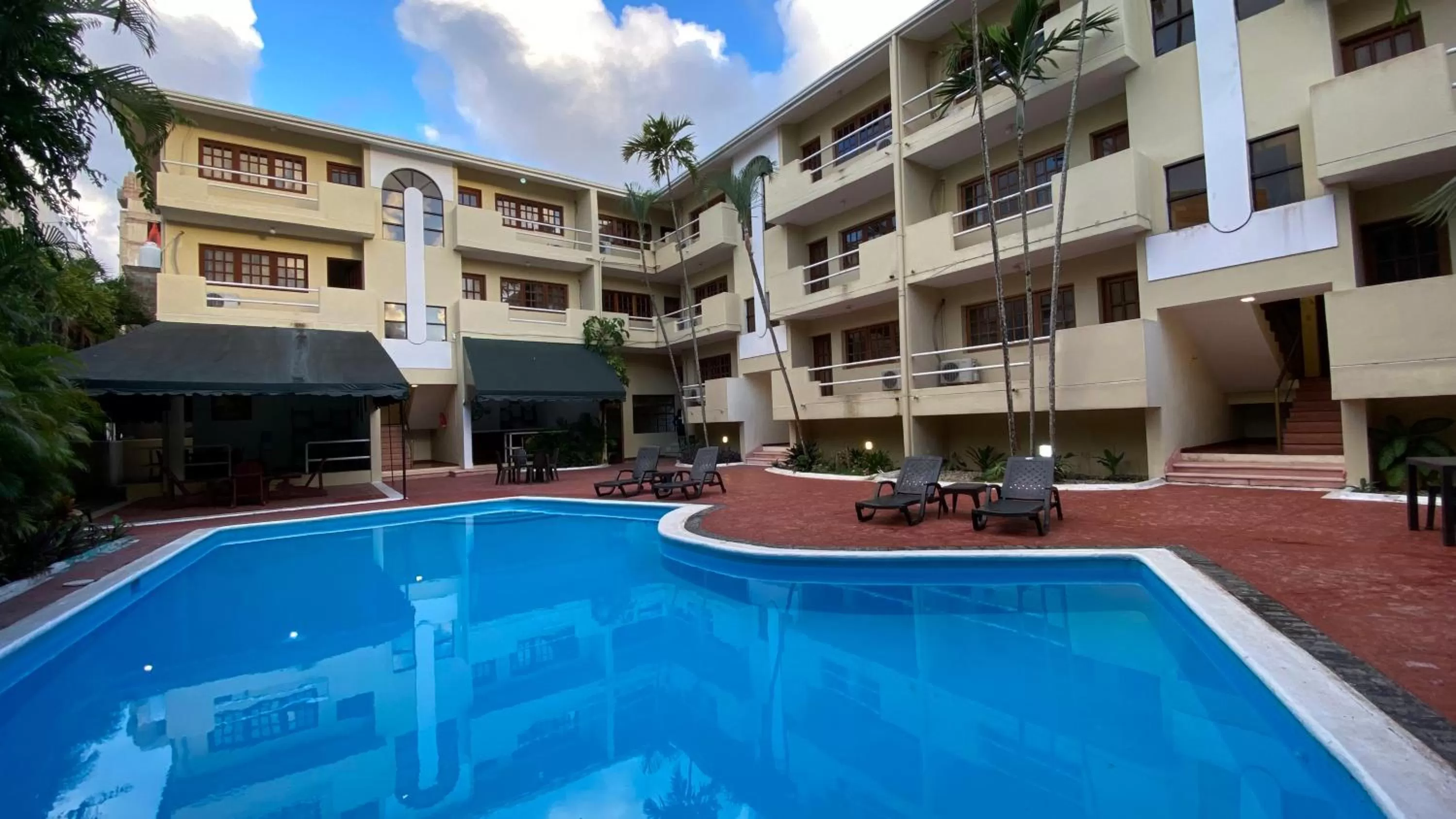 Swimming Pool in Calypso Beach Hotel by The Urbn House Santo Domingo Airport