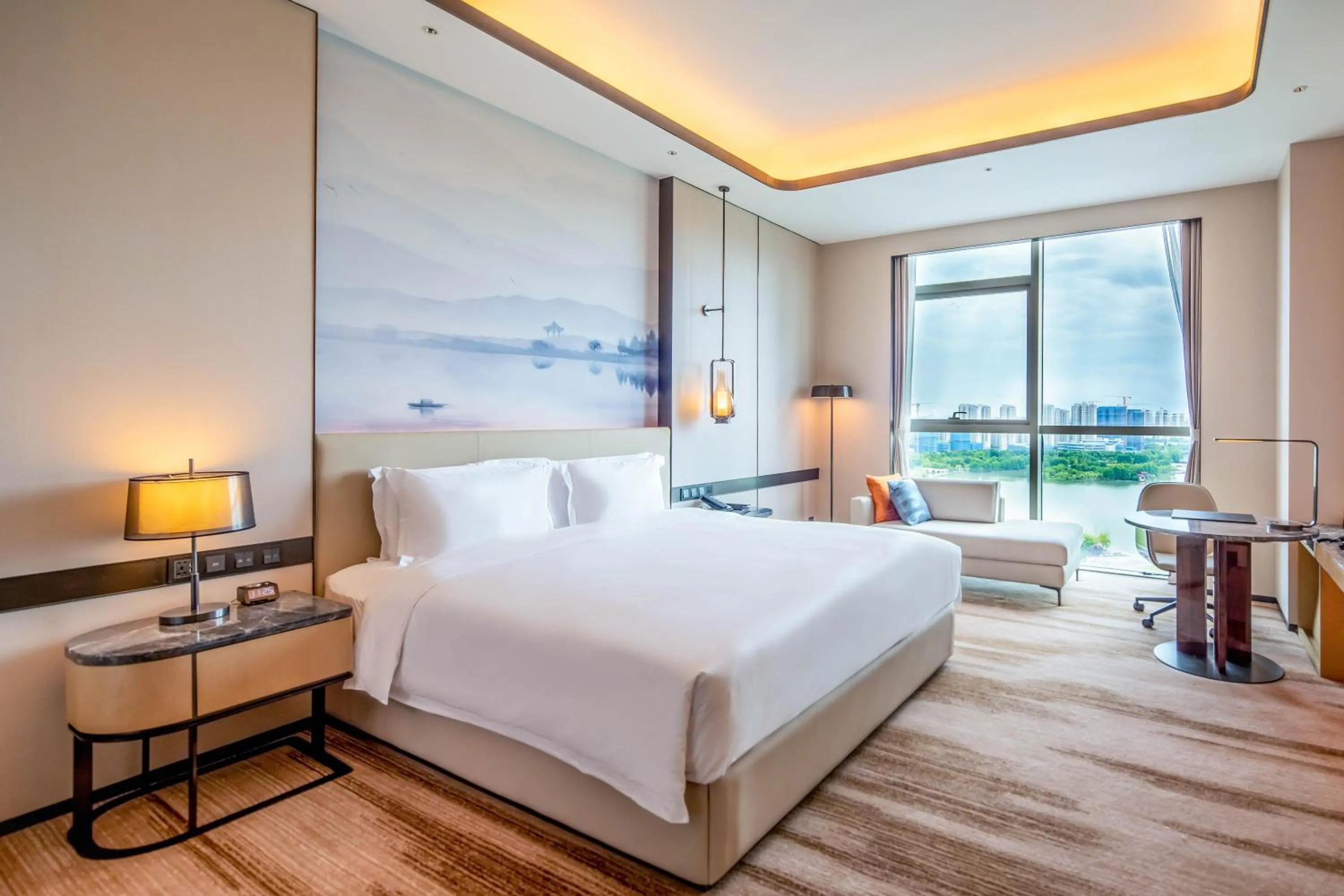 Photo of the whole room, Bed in Pullman Suzhou Taicang