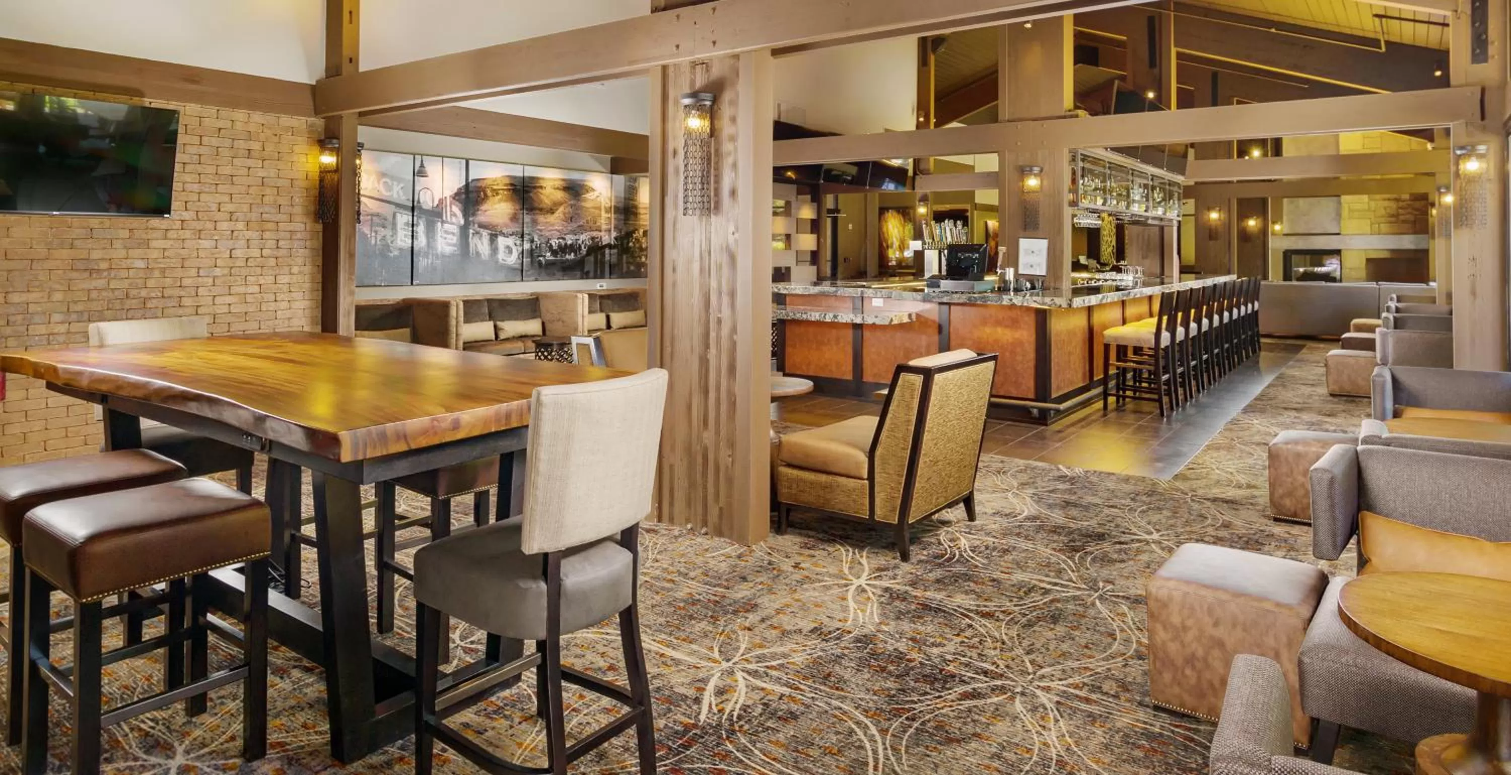 Lounge or bar in Riverhouse Lodge