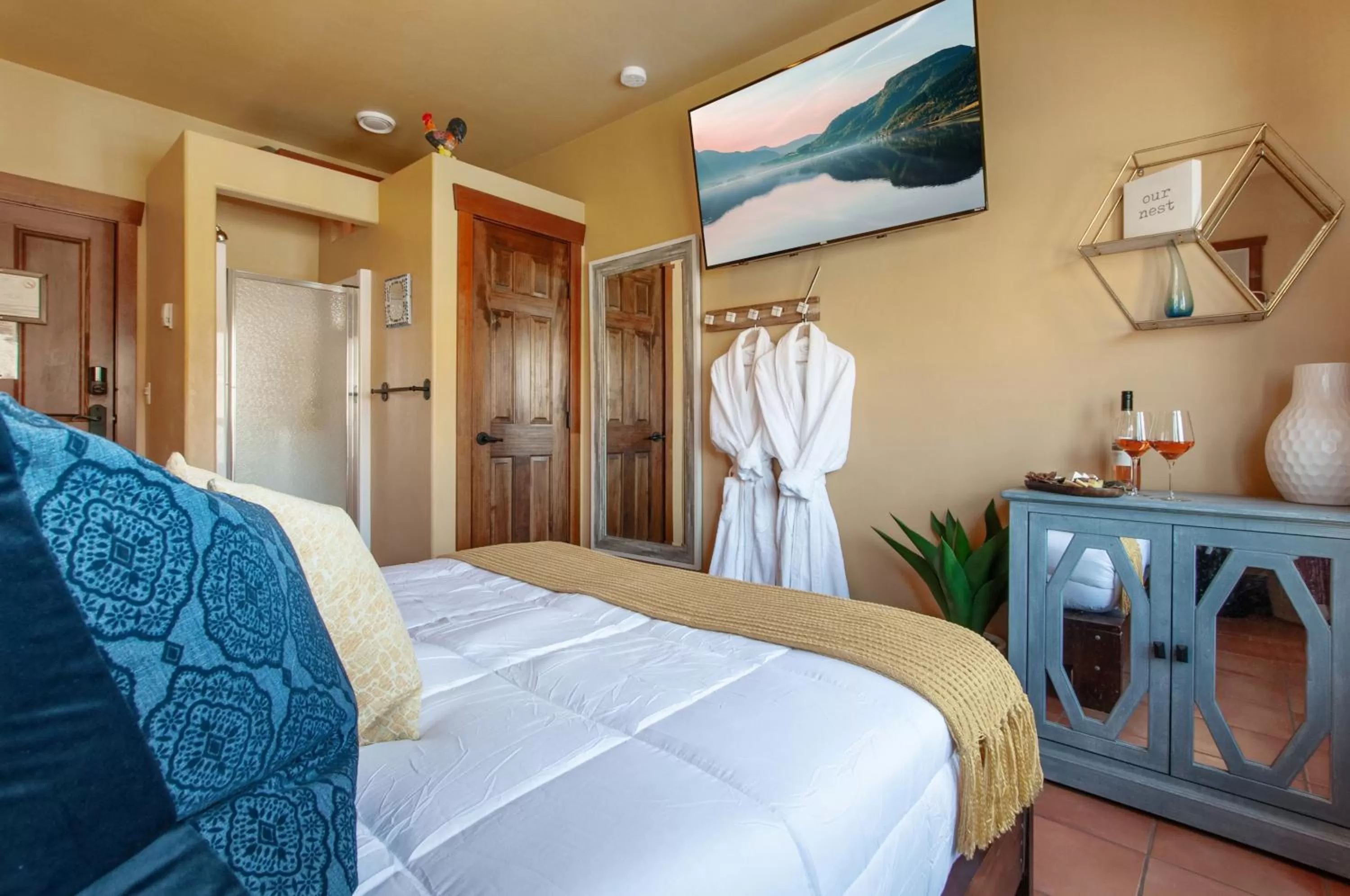 Photo of the whole room, Bed in Casa Grande Inn & Suites