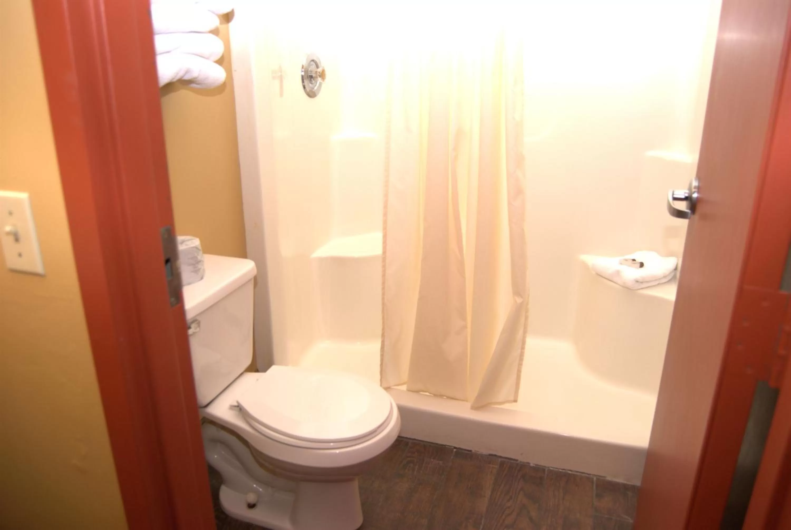 Toilet in Commodore Resort