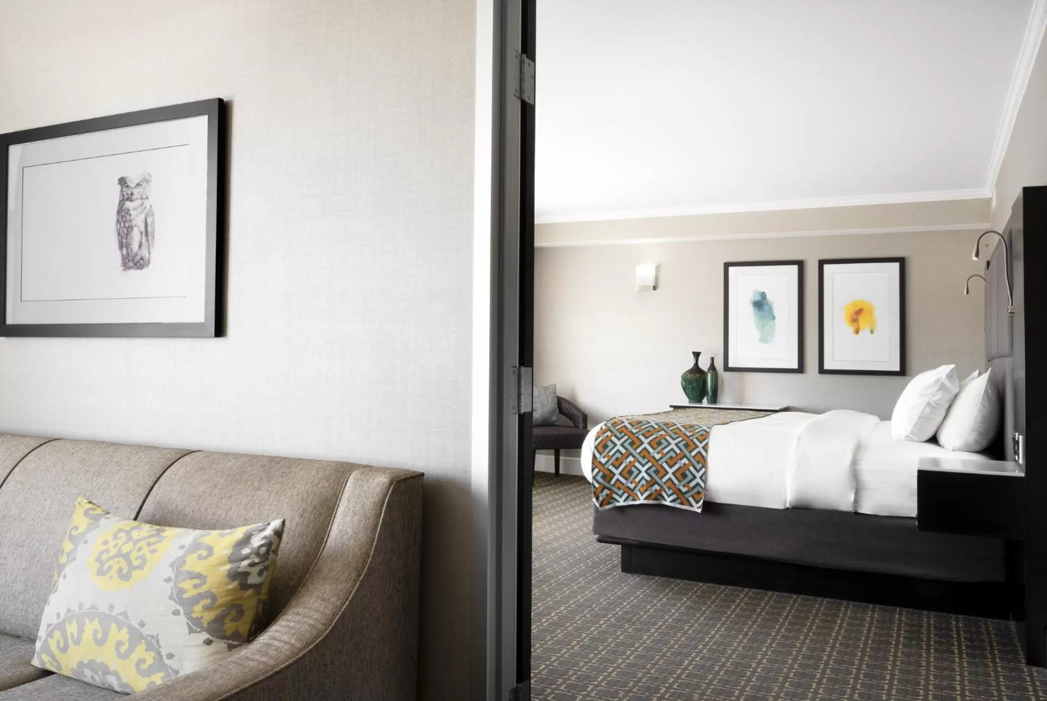 Photo of the whole room, Bed in voco The Tiger Hotel, Columbia, MO by IHG