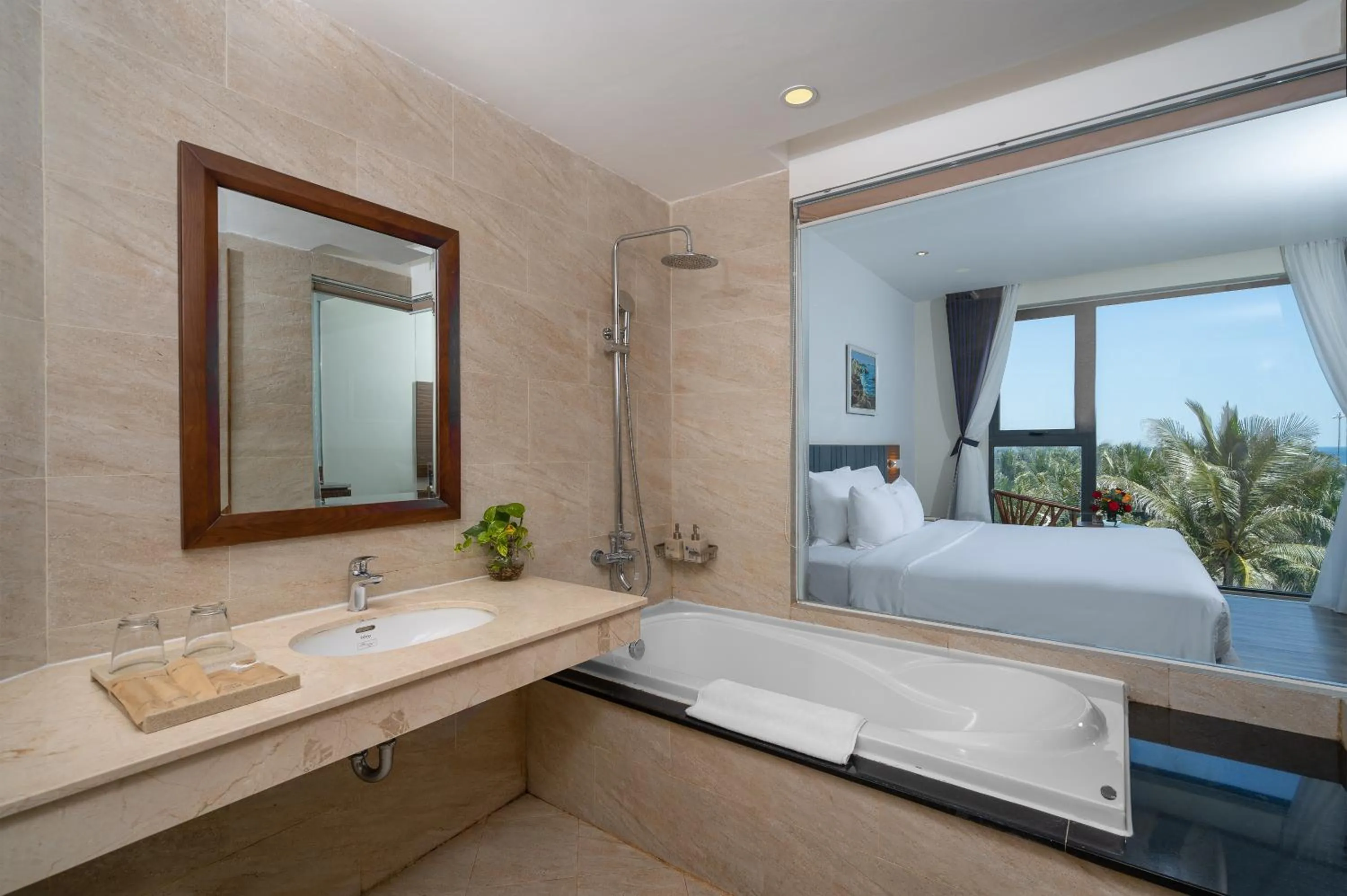 Bathroom, Bed in Sala Tuy Hoa Beach Hotel
