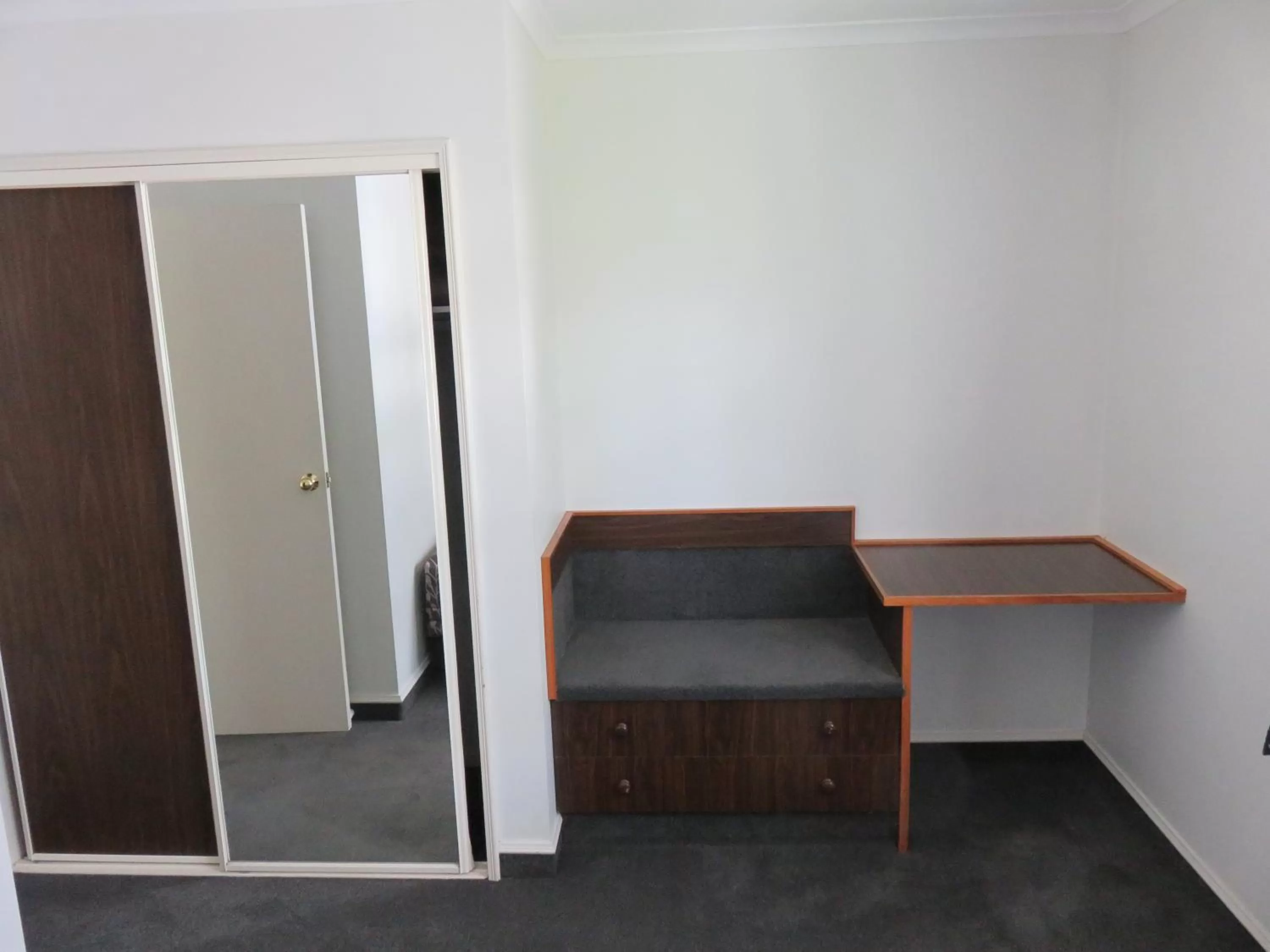 Bedroom in Admirals Motor Lodge