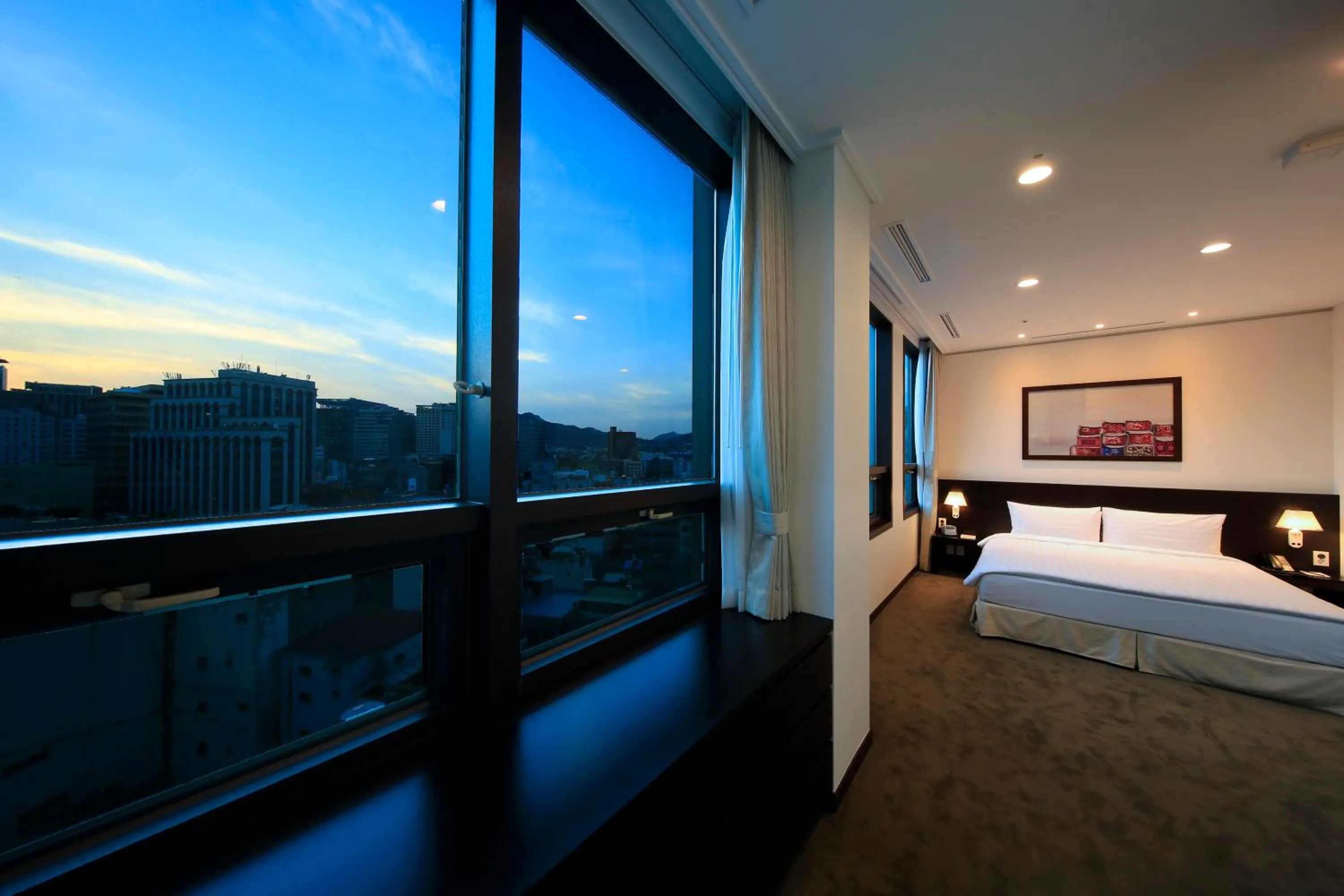 City view, Bed in Orakai Insadong Suites